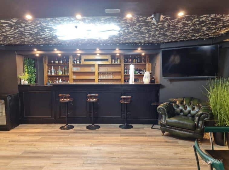 A Library Themed Café and Bar Second Floor Photo 4