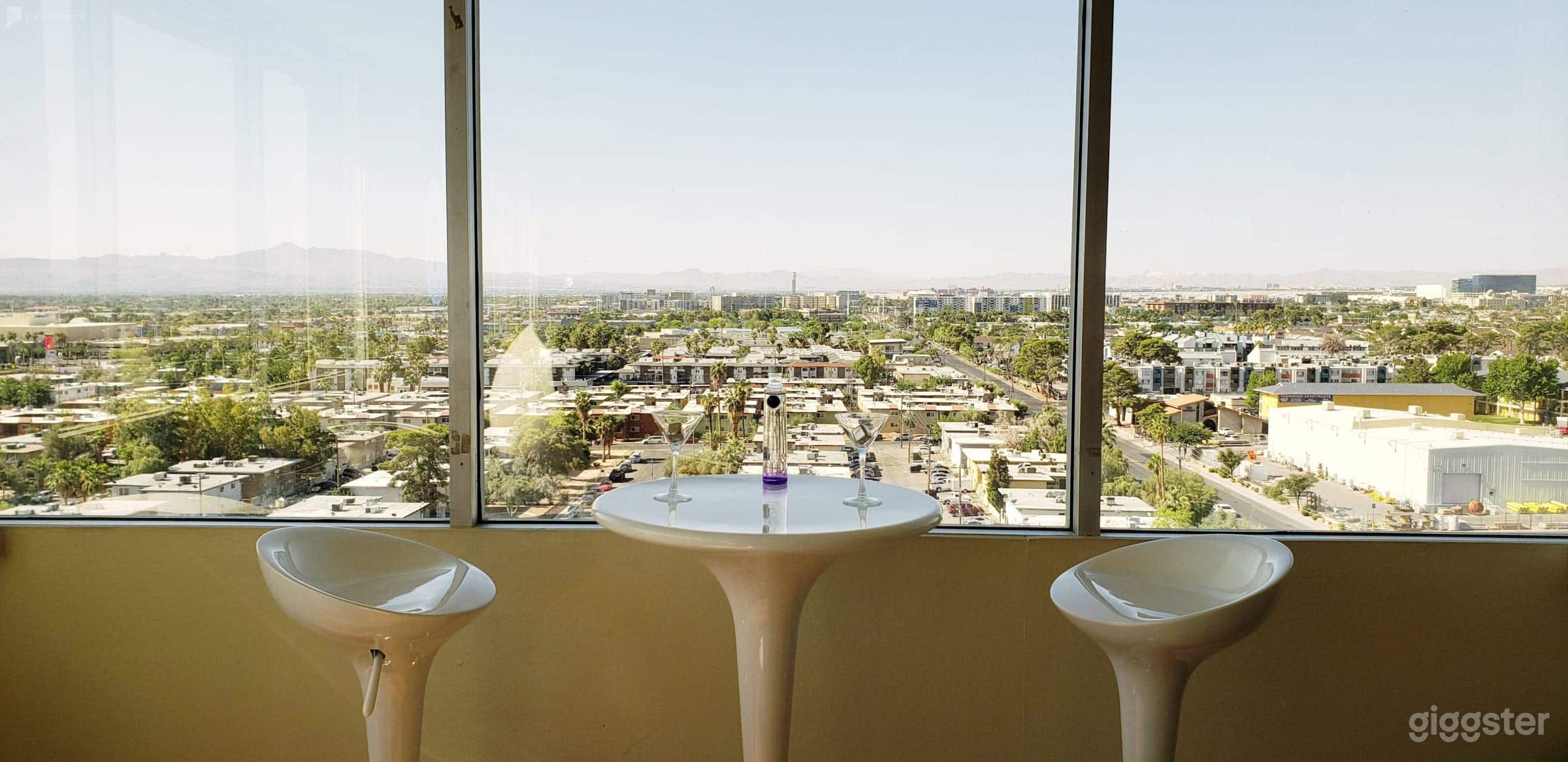 Contemporary Modern High Rise 1960s style Photo 4