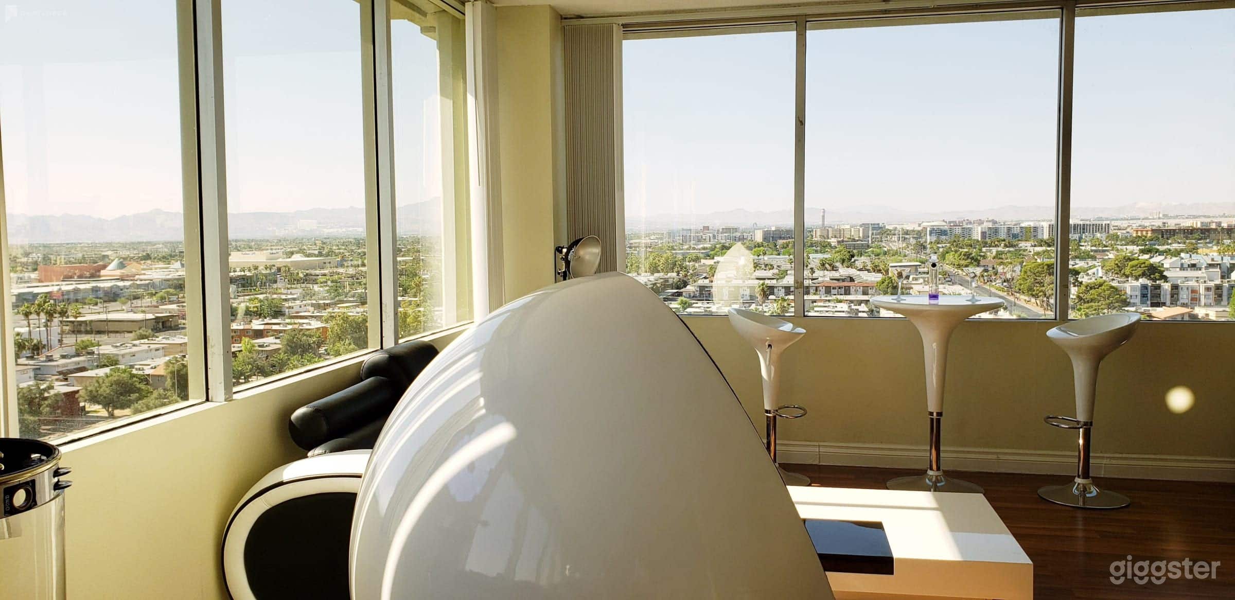 Contemporary Modern High Rise 1960s style Photo 2