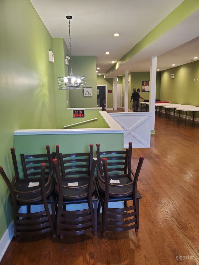  Dine-In Restaurant with Open Space Upstairs 