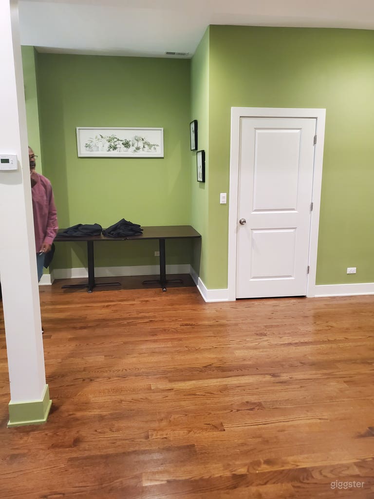  Dine-In Restaurant with Open Space Upstairs 