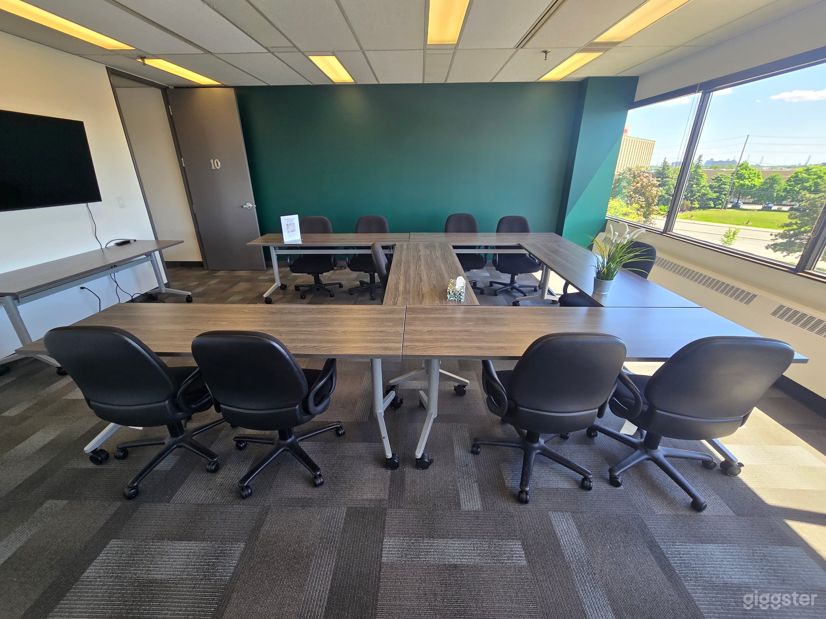 Modern Meeting Room for 12 (Room #10) Photo 2