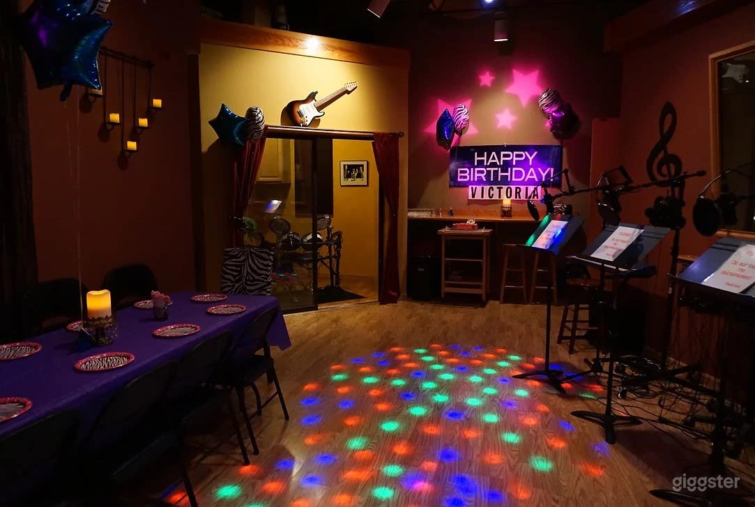 Super Hip and Modern Recording Studio in Oakland Park, FL Photo 4