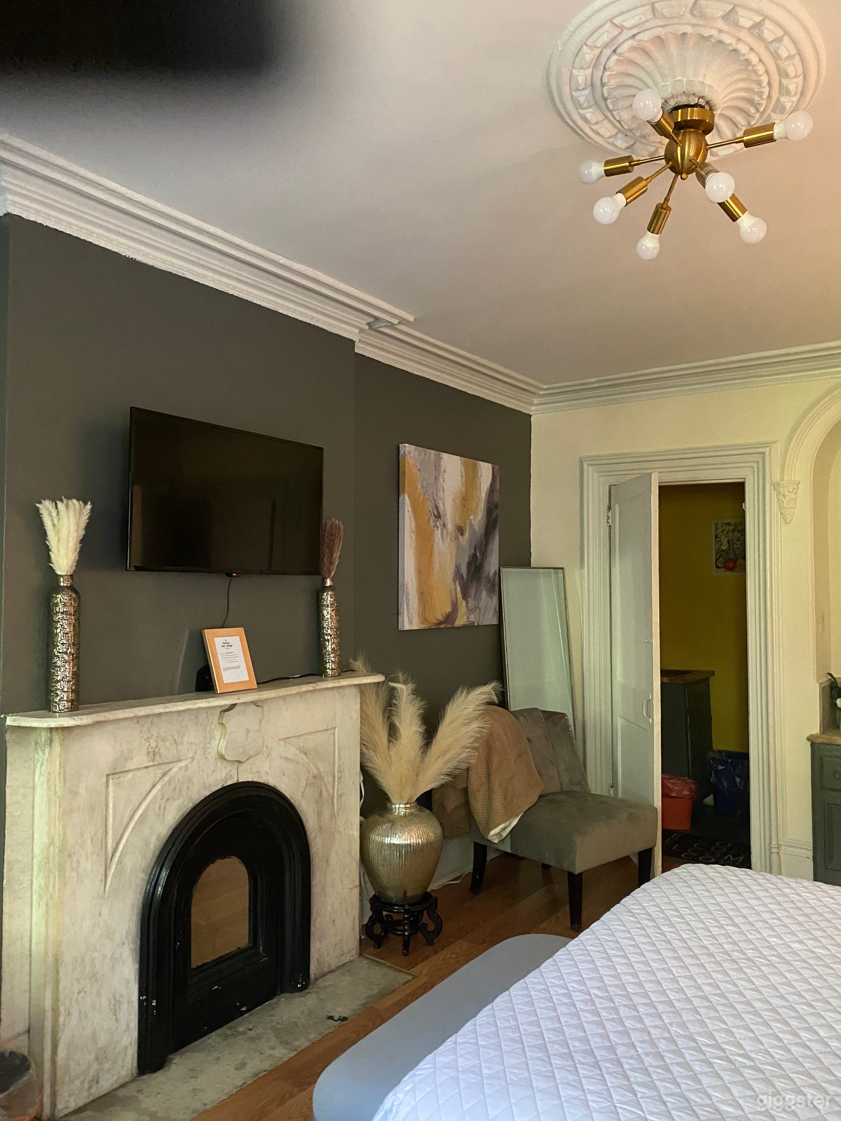 Best brownstone location in BK Photo 1