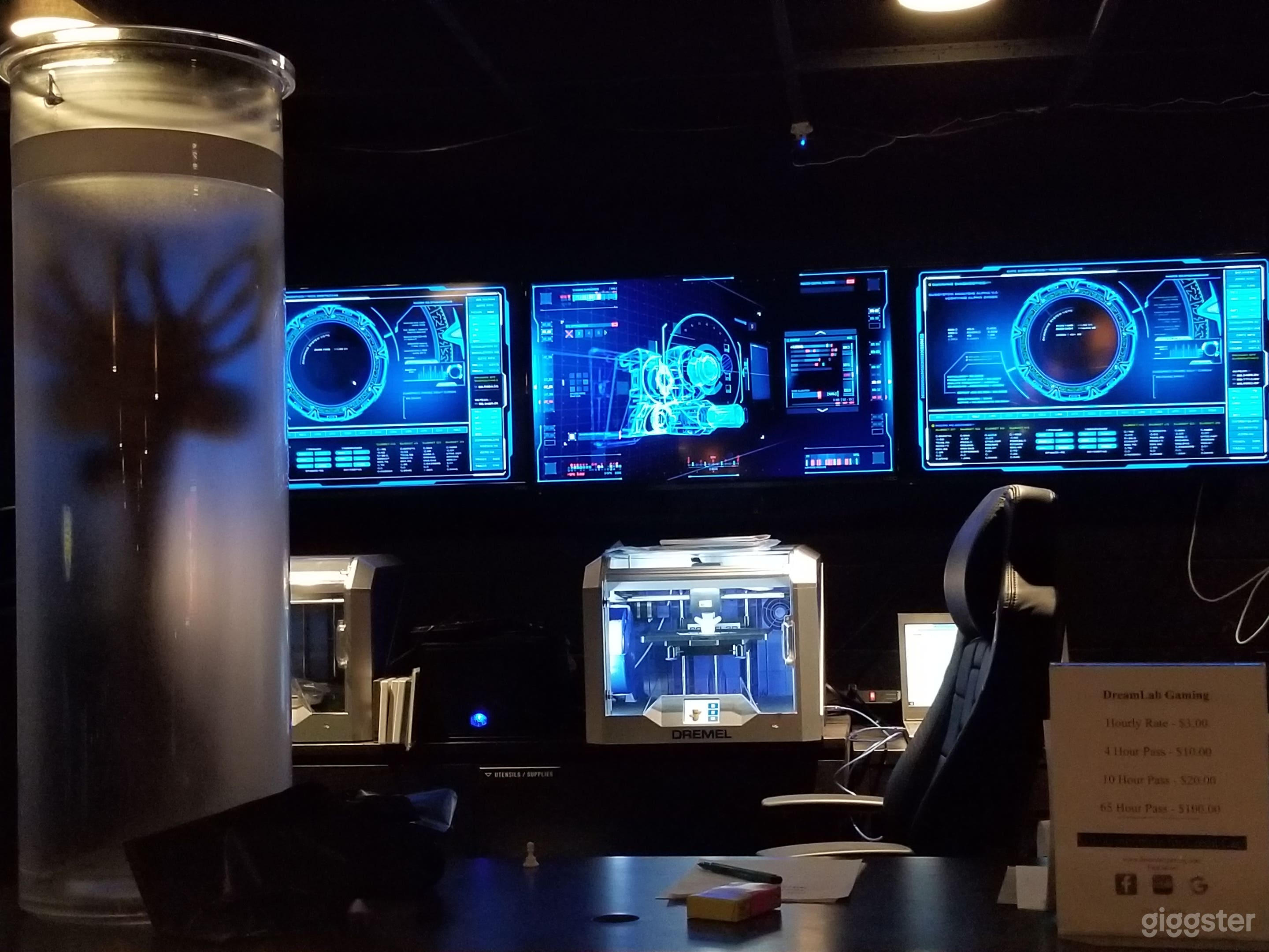 Esports Cafe / high tech command center  Photo 3