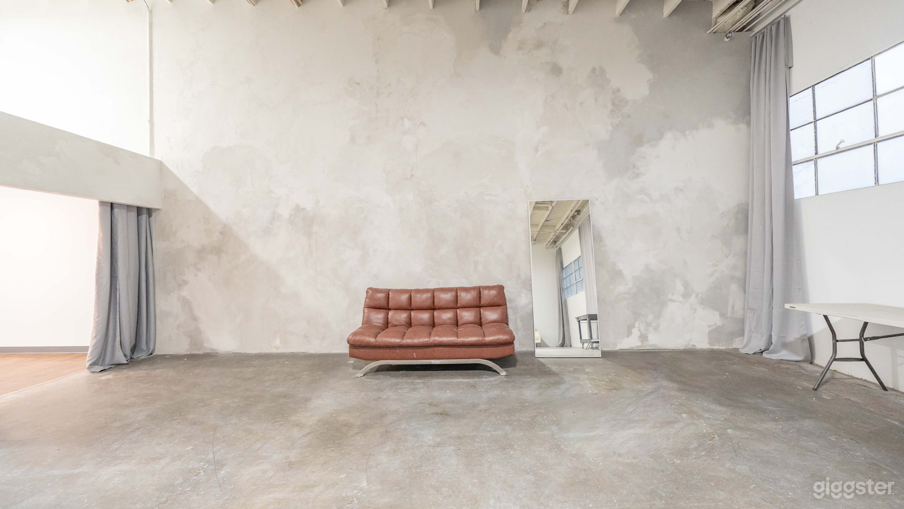 Photo Studio with CYC Wall Photo 4