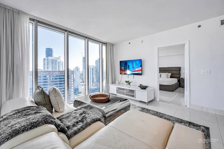  Penthouse de lujo en el piso 44 | Vistas al océano | 2 dormitorios / 2 baños 