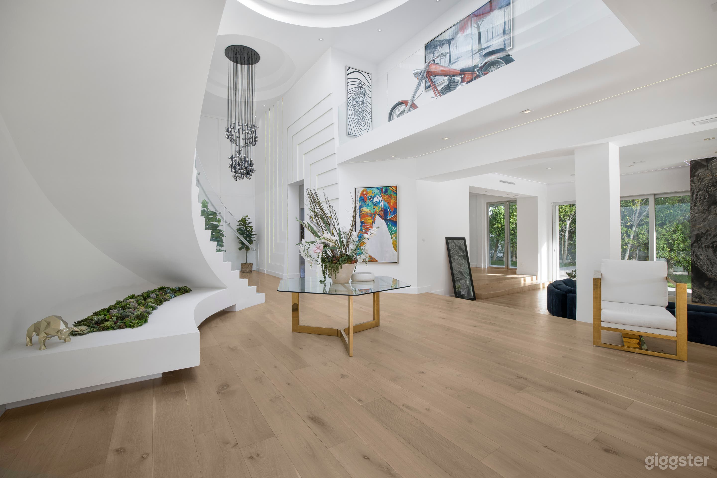 THE MOUNT OLYMPUS MODERN MYTH ESTATE Photo 3