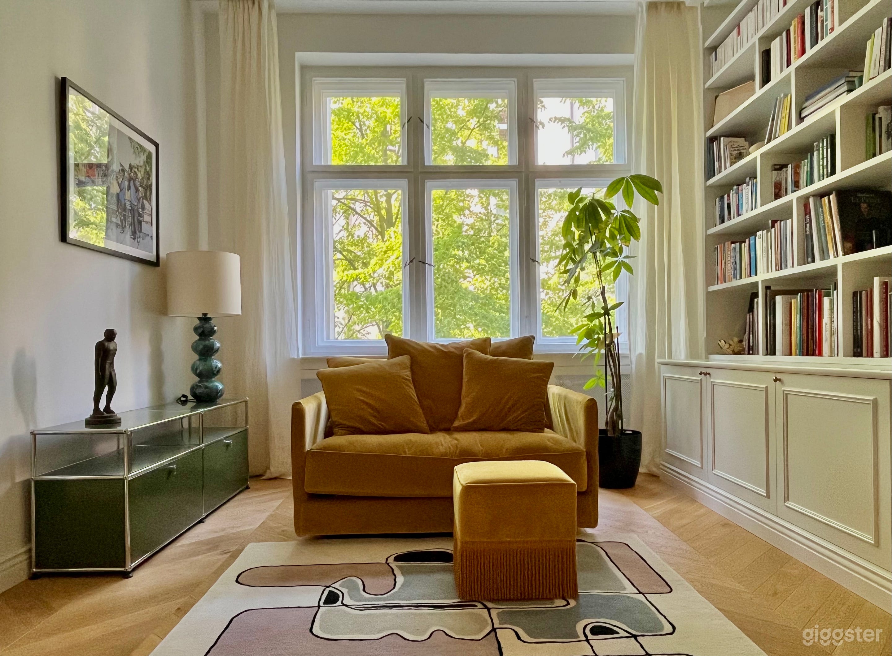 Helle nordische Altbauwohnung in Berlin Foto 2