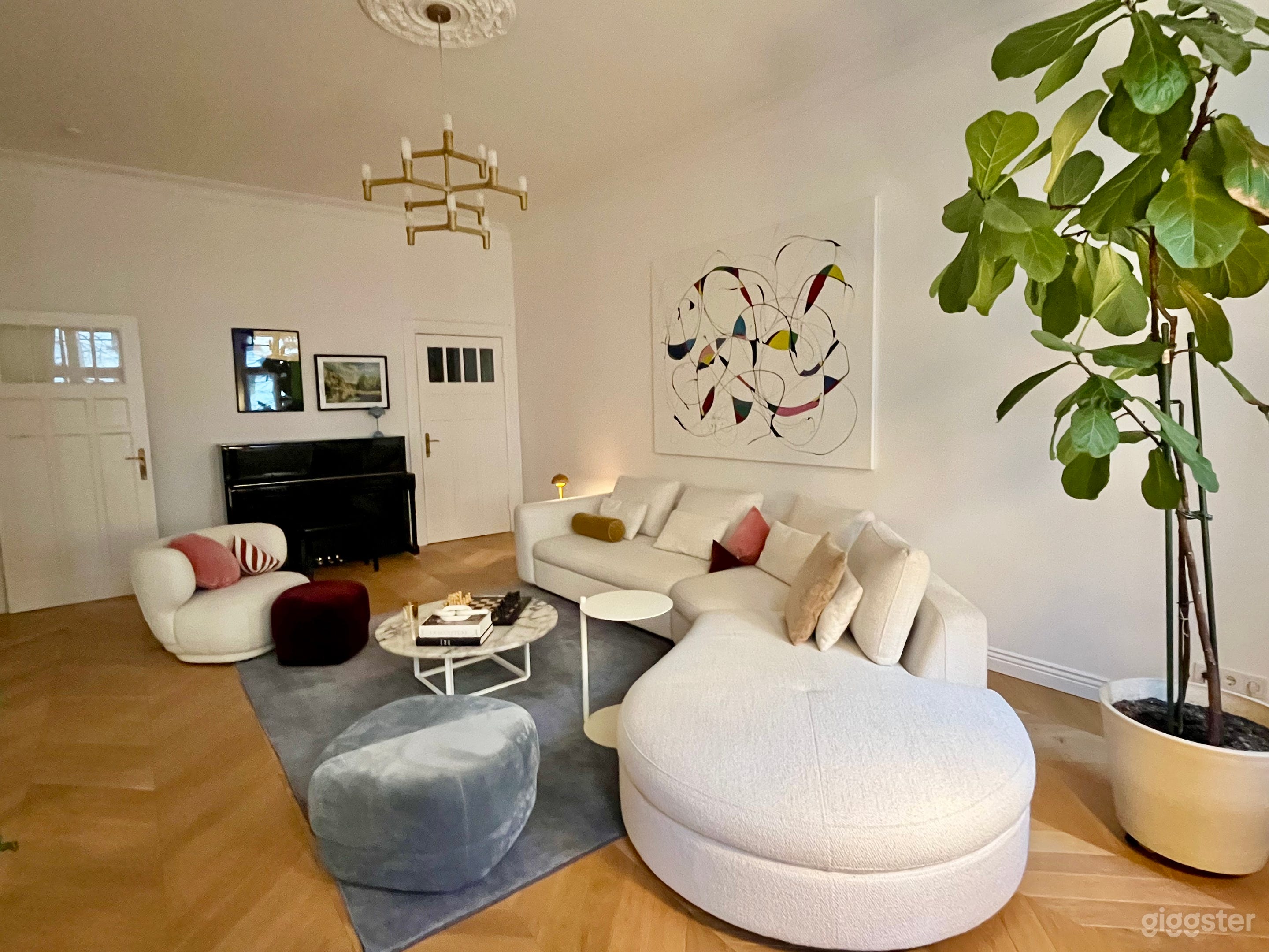 Helle nordische Altbauwohnung in Berlin Foto 3