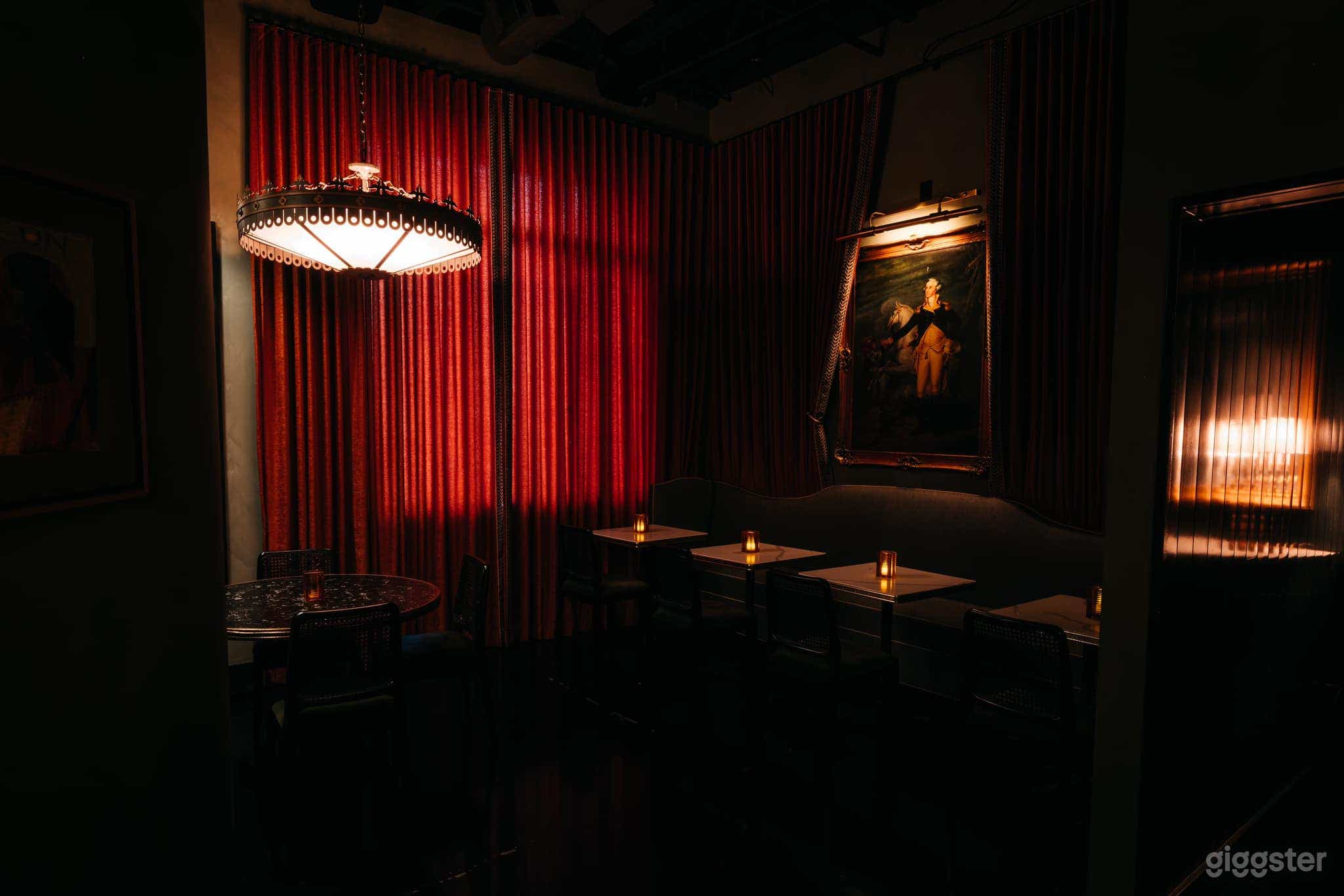 Sophisticated Upscale Cocktail Lounge Photo 4