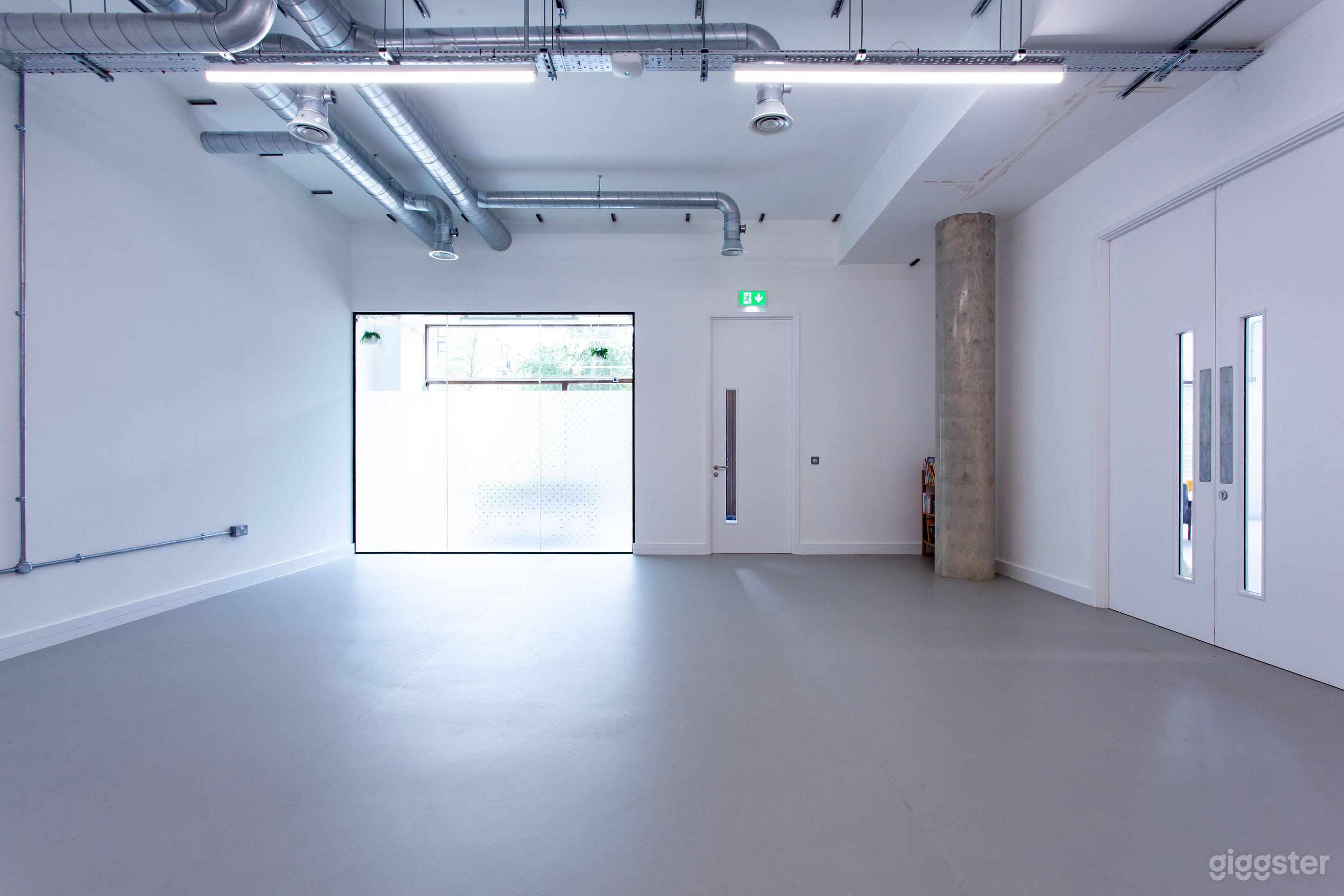 Hackney Showroom Photo 2