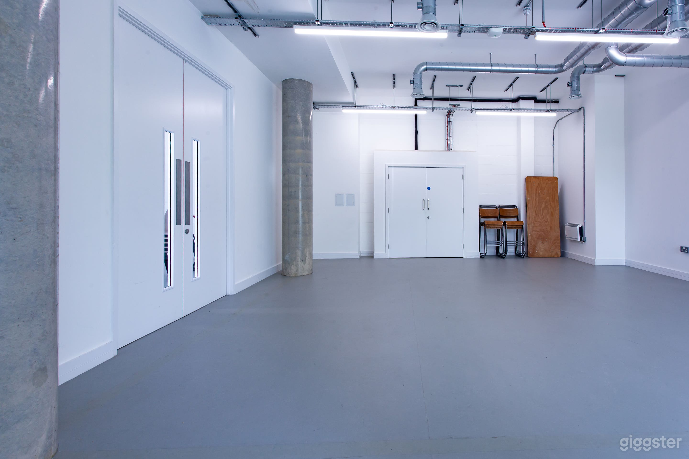 Hackney Showroom Photo 3