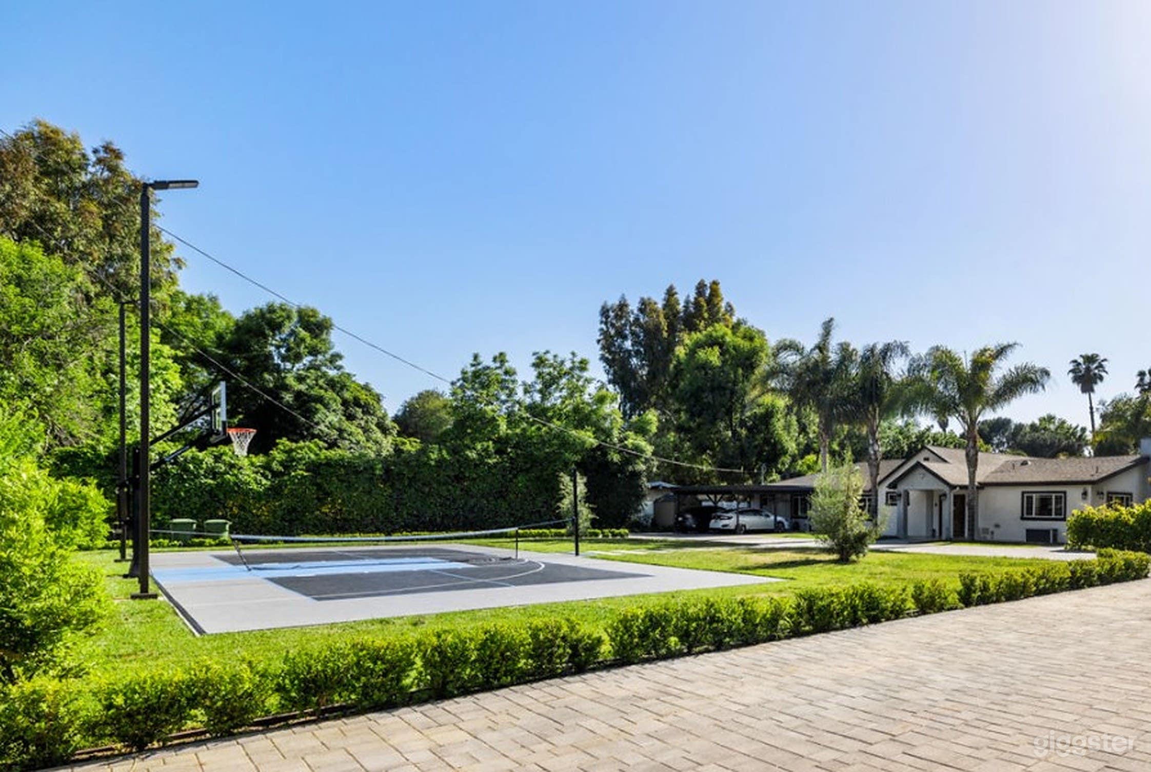 Exclusive Basketball Court Photo 1