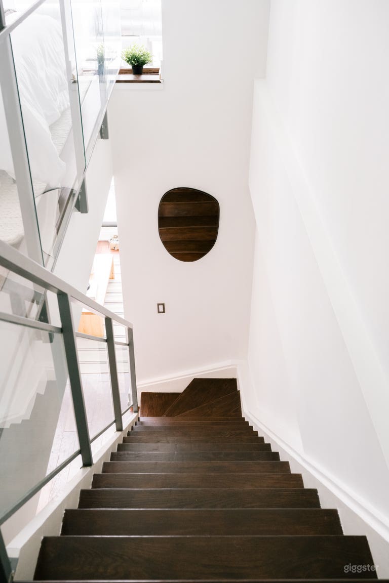  The Velvet Loft | 16ft Ceiling @ Tip Top 