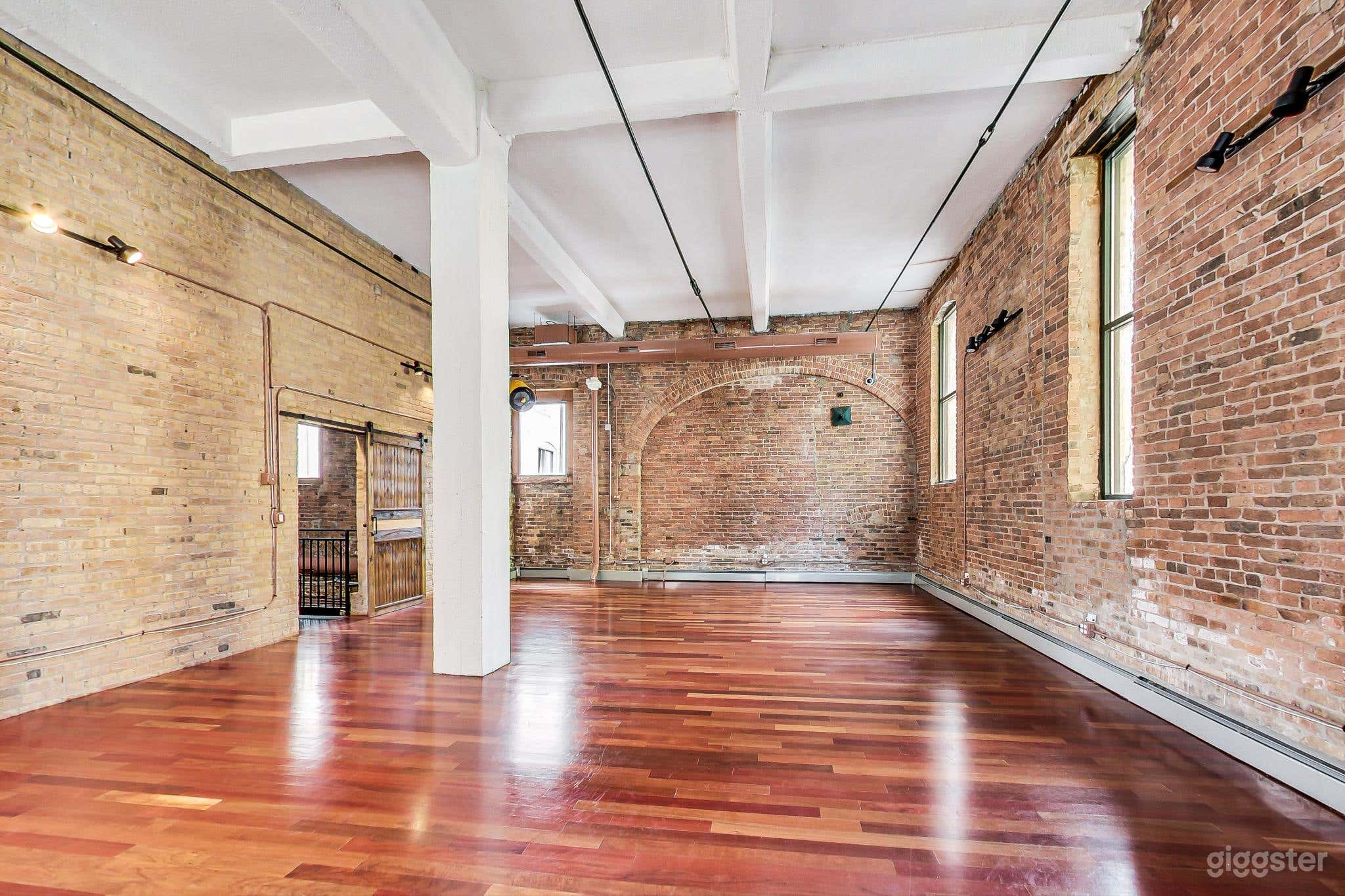 Gorgeous Fulton Market Special Event Venue  Photo 2