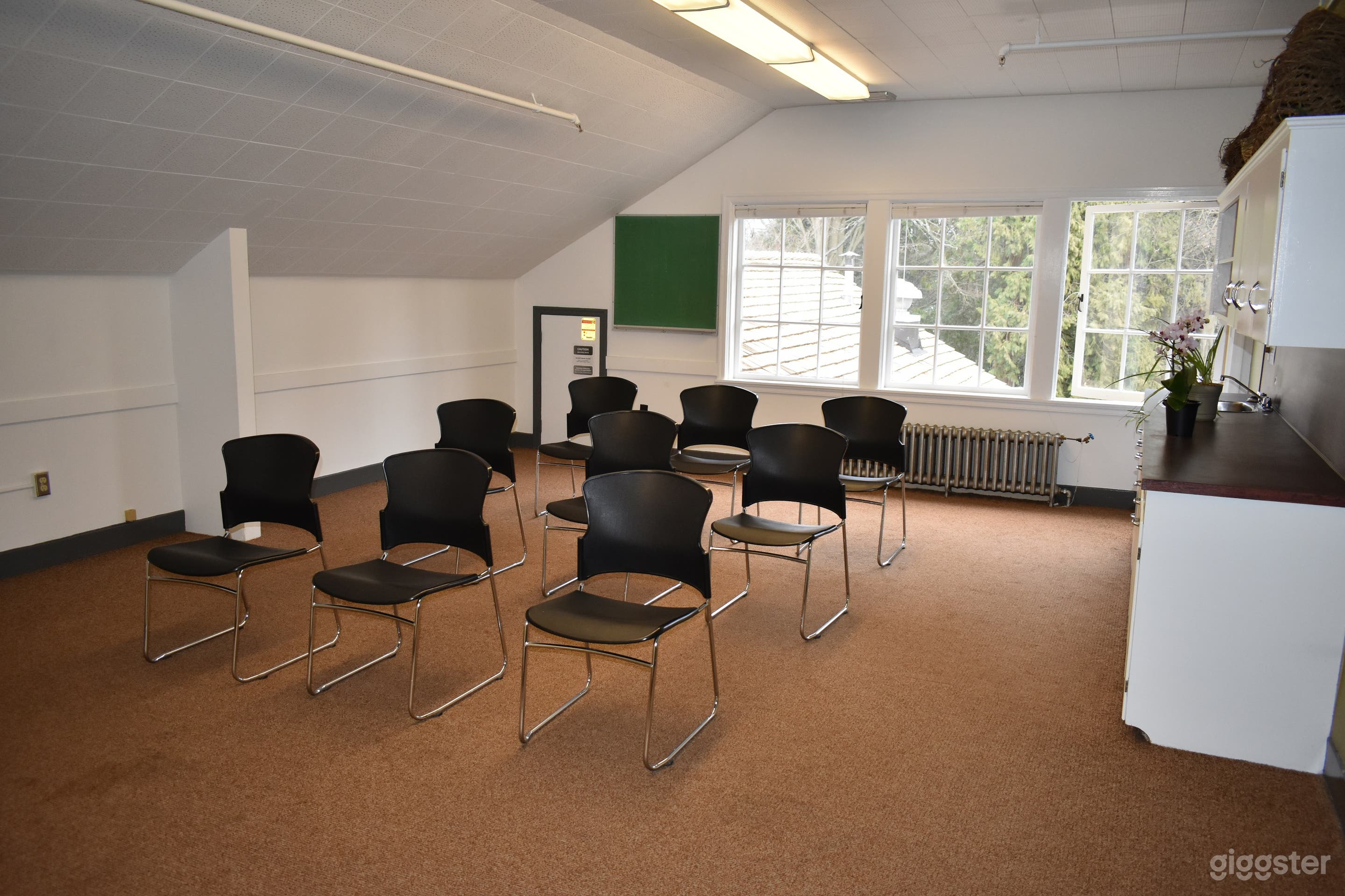 Versatile Meeting Space In Stanley Park Photo 4