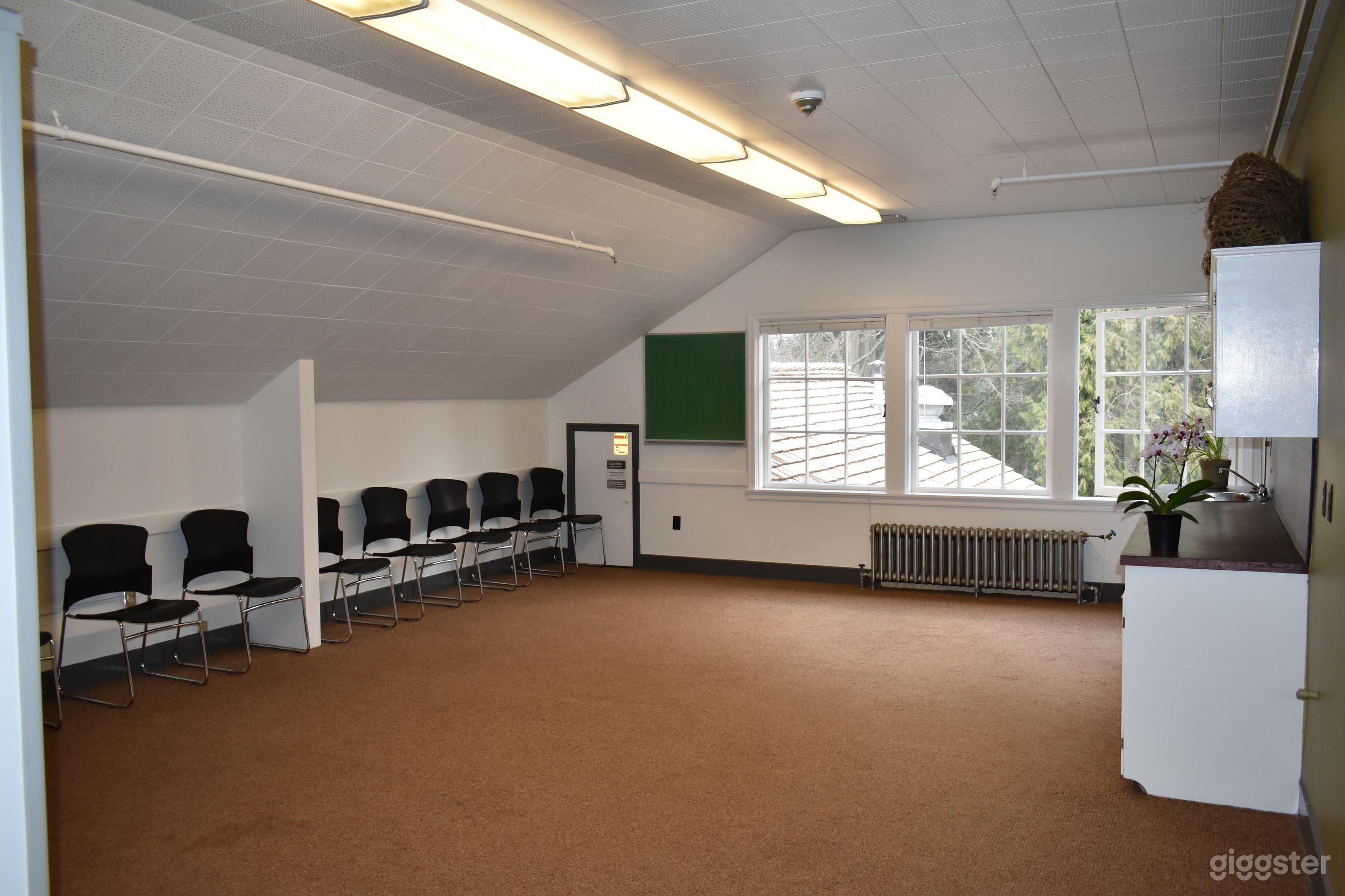 Versatile Meeting Space In Stanley Park Photo 4