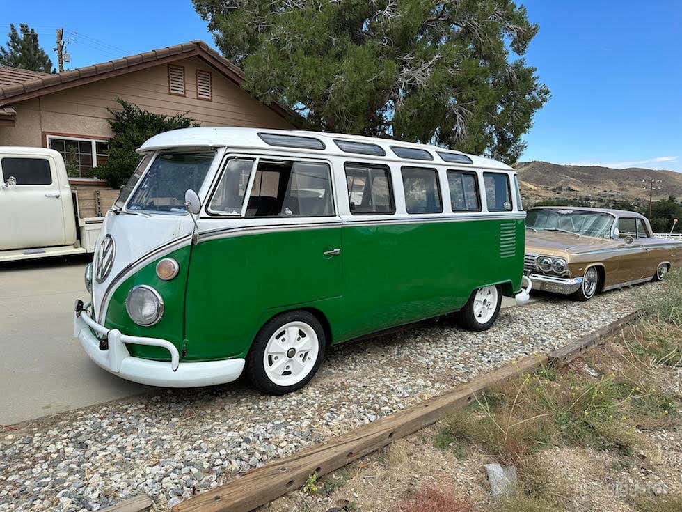 #76,071  Classic 1967 VW Bus  Photo 2