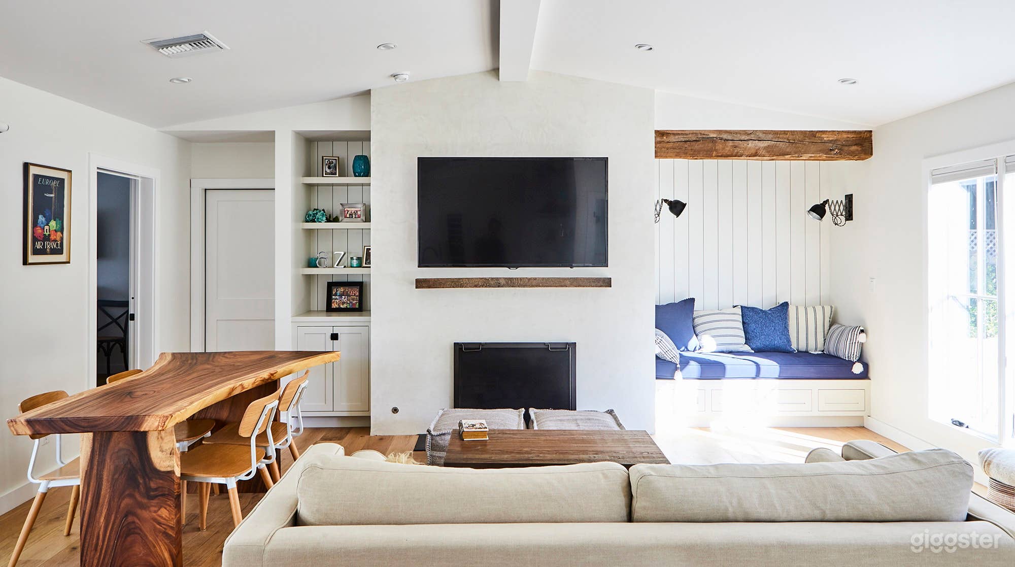 Hollywood Hills Beach Chic Bungalow Photo 4