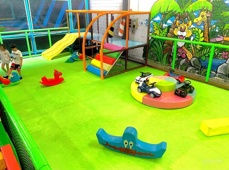  INDOOR PLAY CENTRE & CAFE 