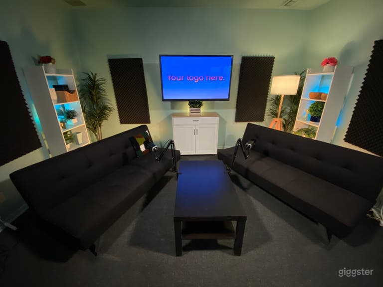  Clean, Comfortable and Cozy Podcast Space 
