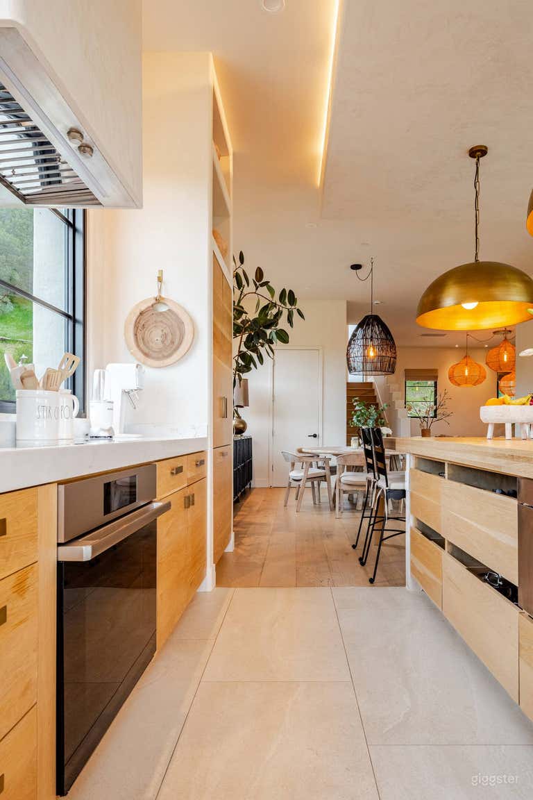  LARGE TULUM-STYLE HOME WITH SPECTACULAR VIEWS 