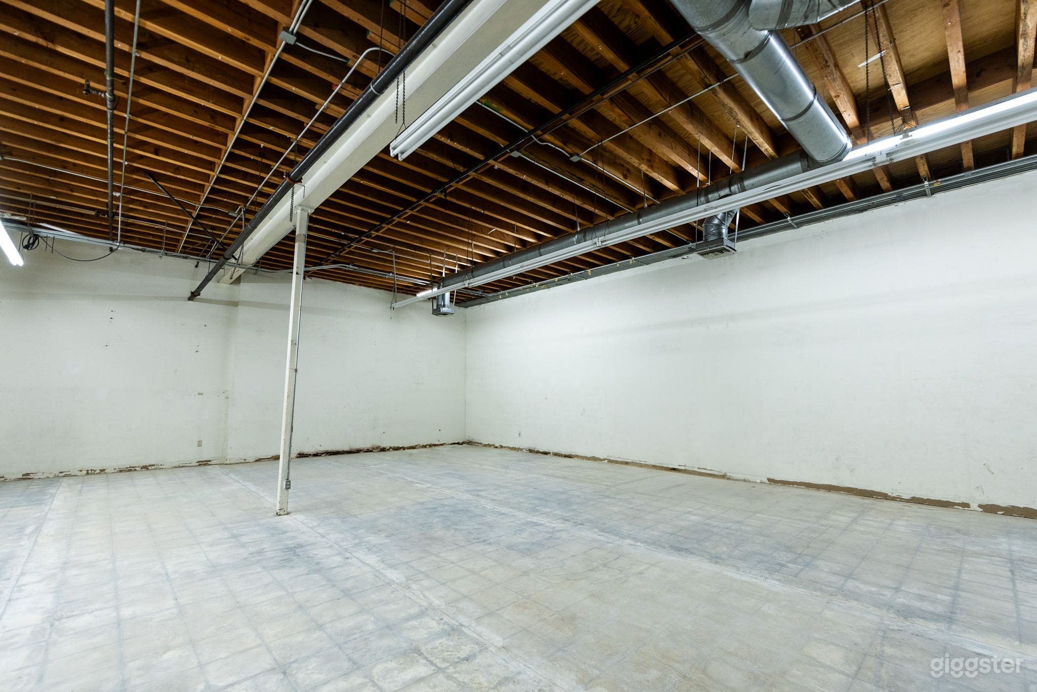 DTLA BLANK CANVAS PHOTO FILM STUDIO Photo 2