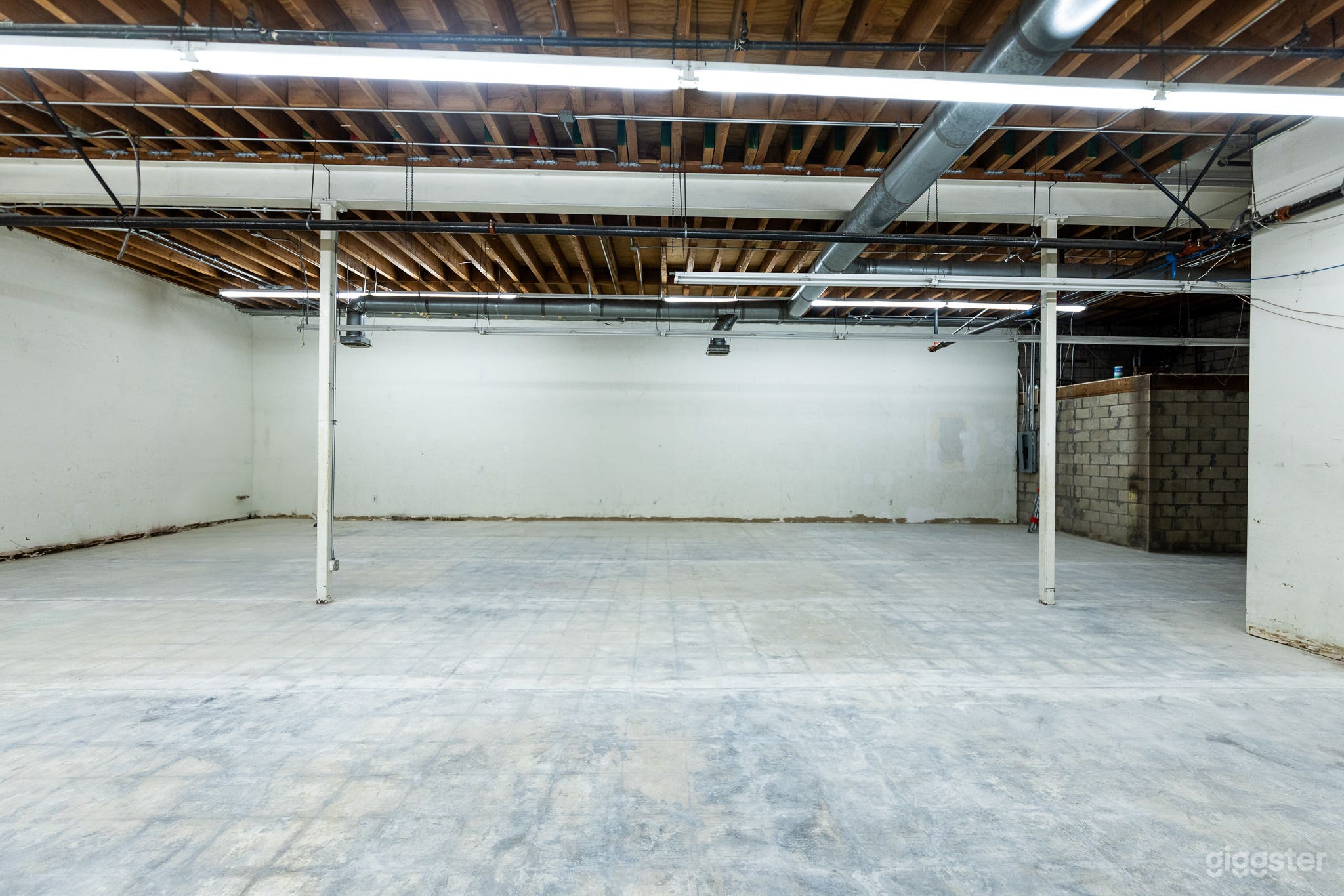 DTLA BLANK CANVAS PHOTO FILM STUDIO Photo 3