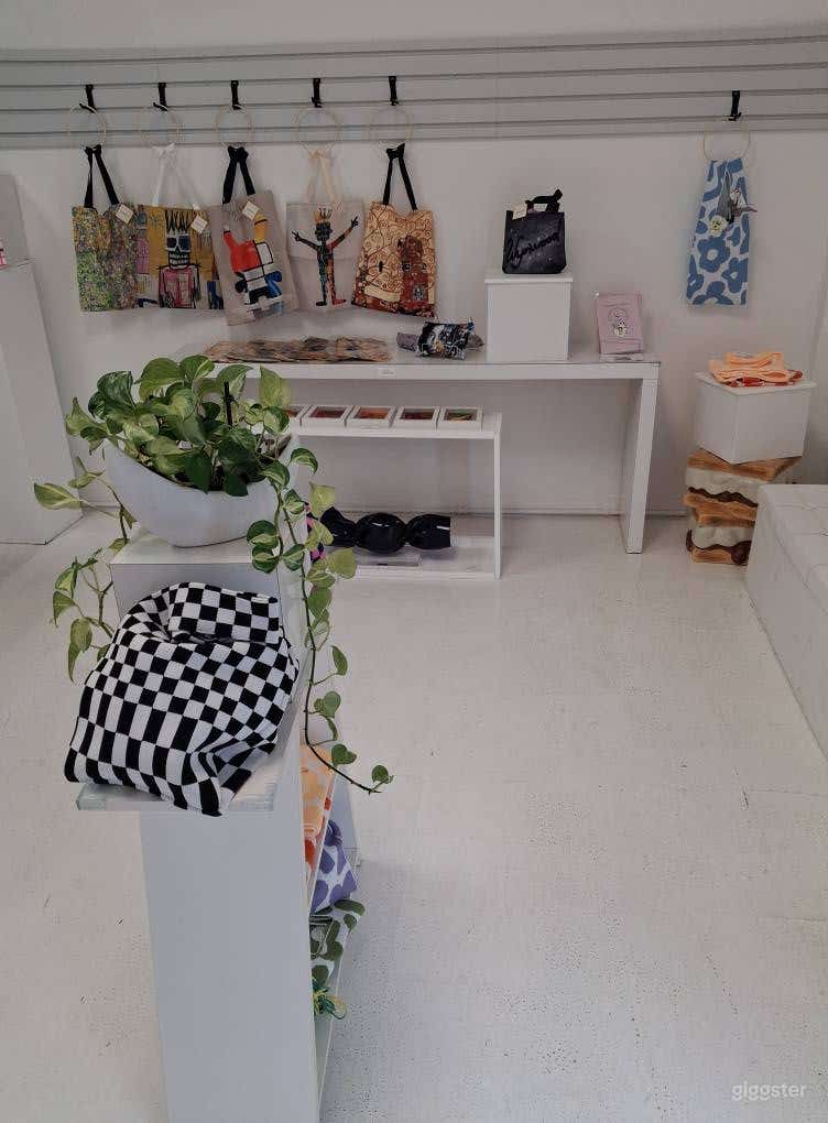  Pop-up store space in Wynwood - Midtown area 