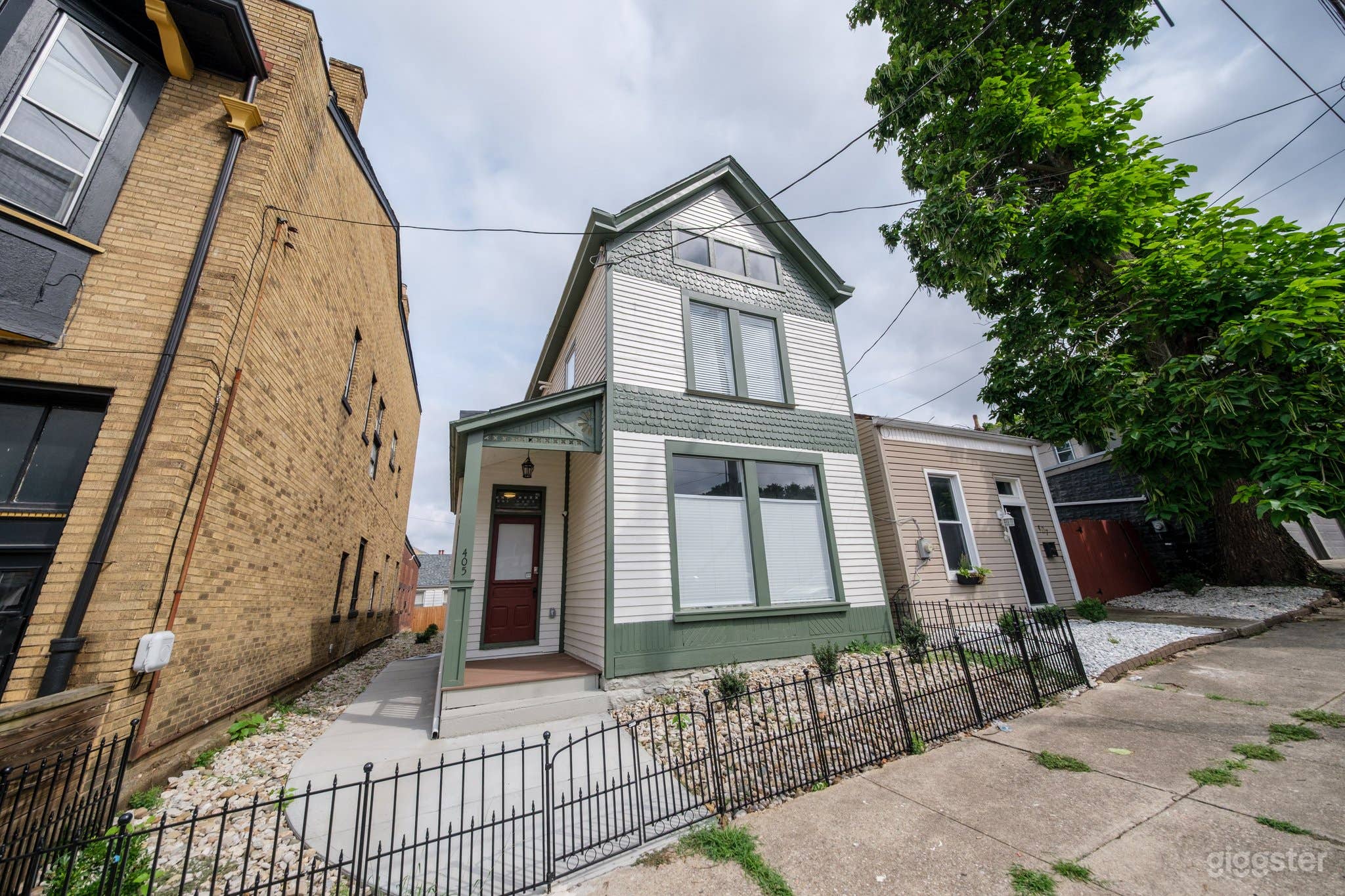 Victorian 1887 Home with Skyline Views Photo 3