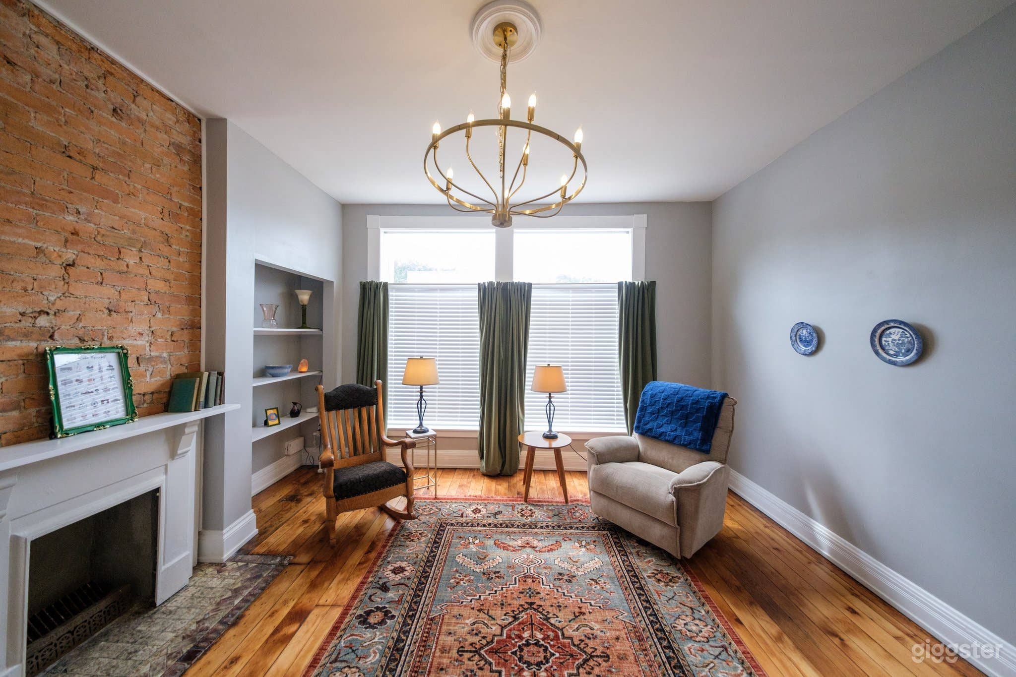 Victorian 1887 Home with Skyline Views Photo 2