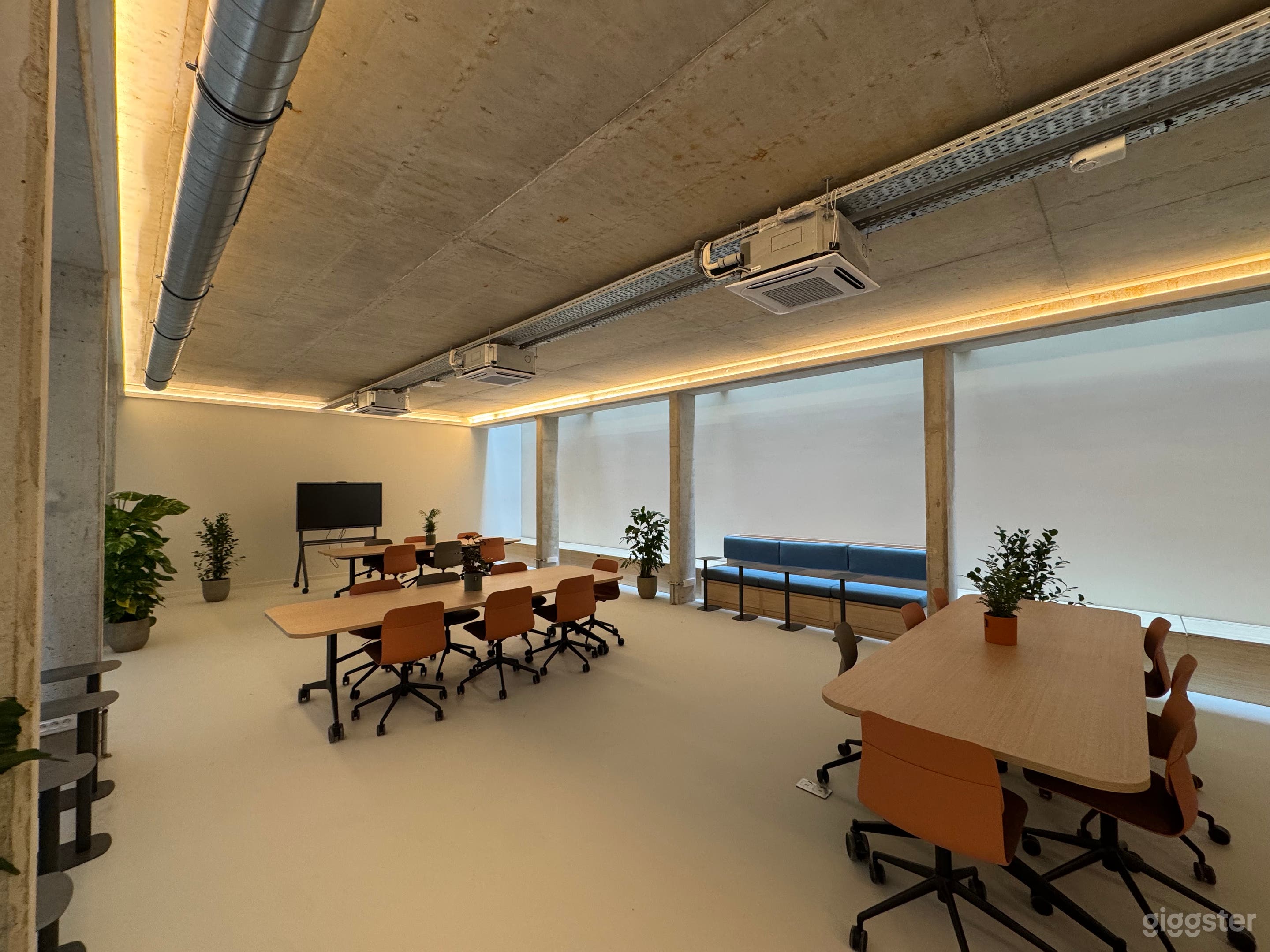 Salle de réunion moderne et lumineuse à Montrouge (BuyOut) Photo 4