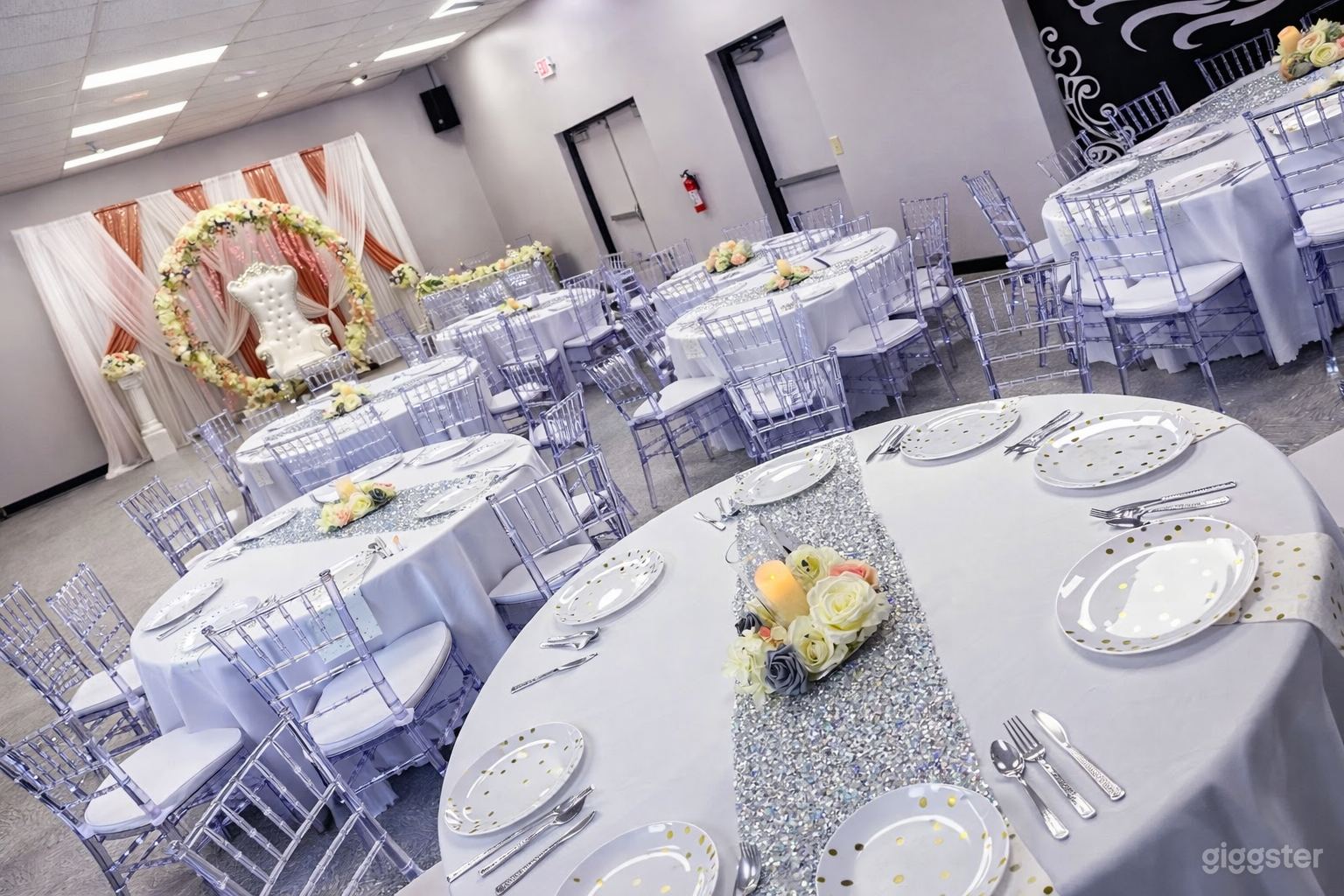 Affordable Modern Venue for Your Next Event Photo 1