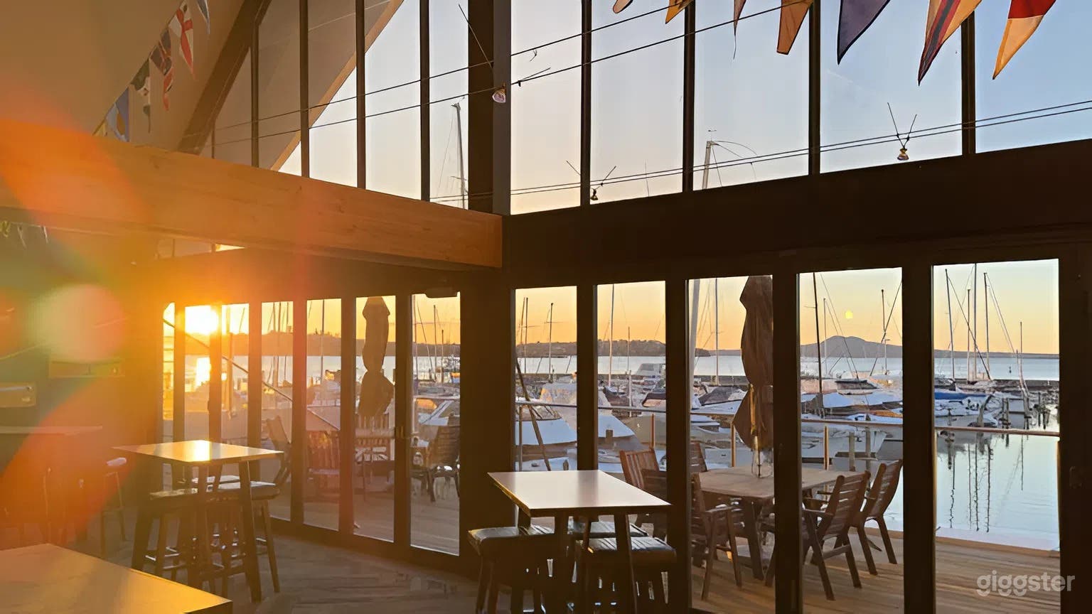 Percy Jones Memorial Lounge - Waterfront with Marina  Views Photo 3