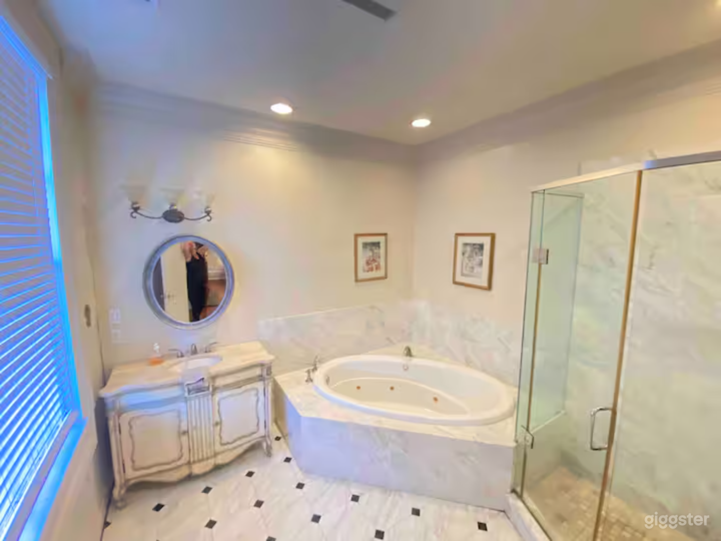 Local Living - Unit B Photo 3