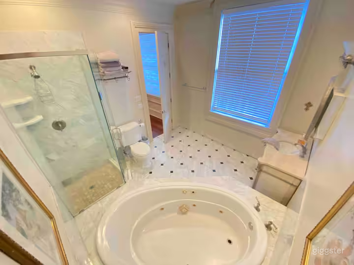  Local Living - Unit B 