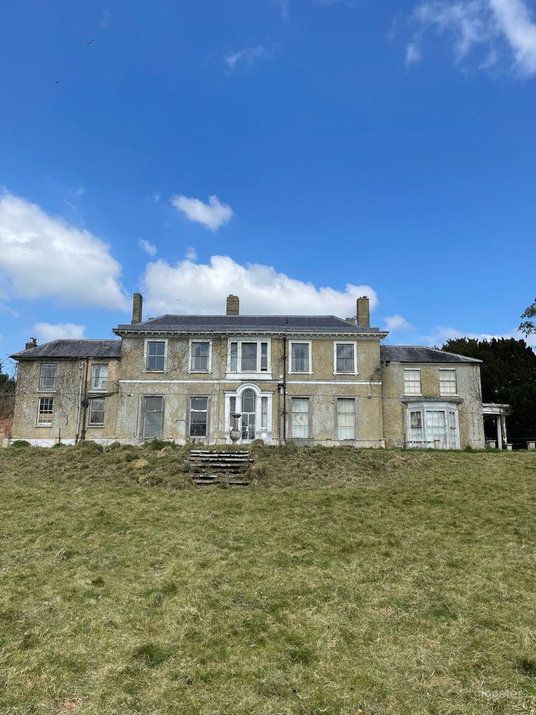  South elevation from the lawn 