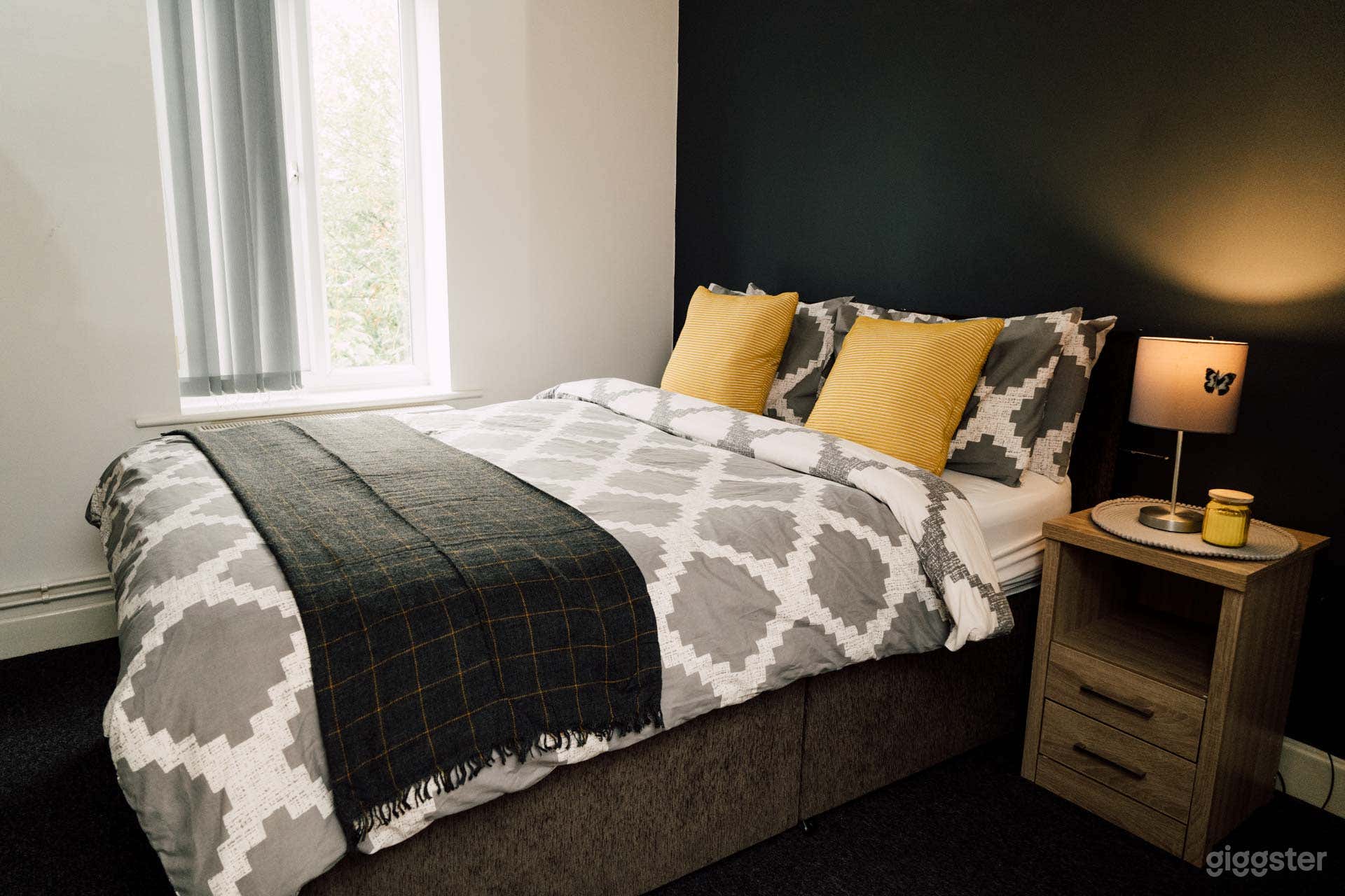 2 Bedroom Deluxe Apartment in Central Derby (Good for 6 people) Photo 2