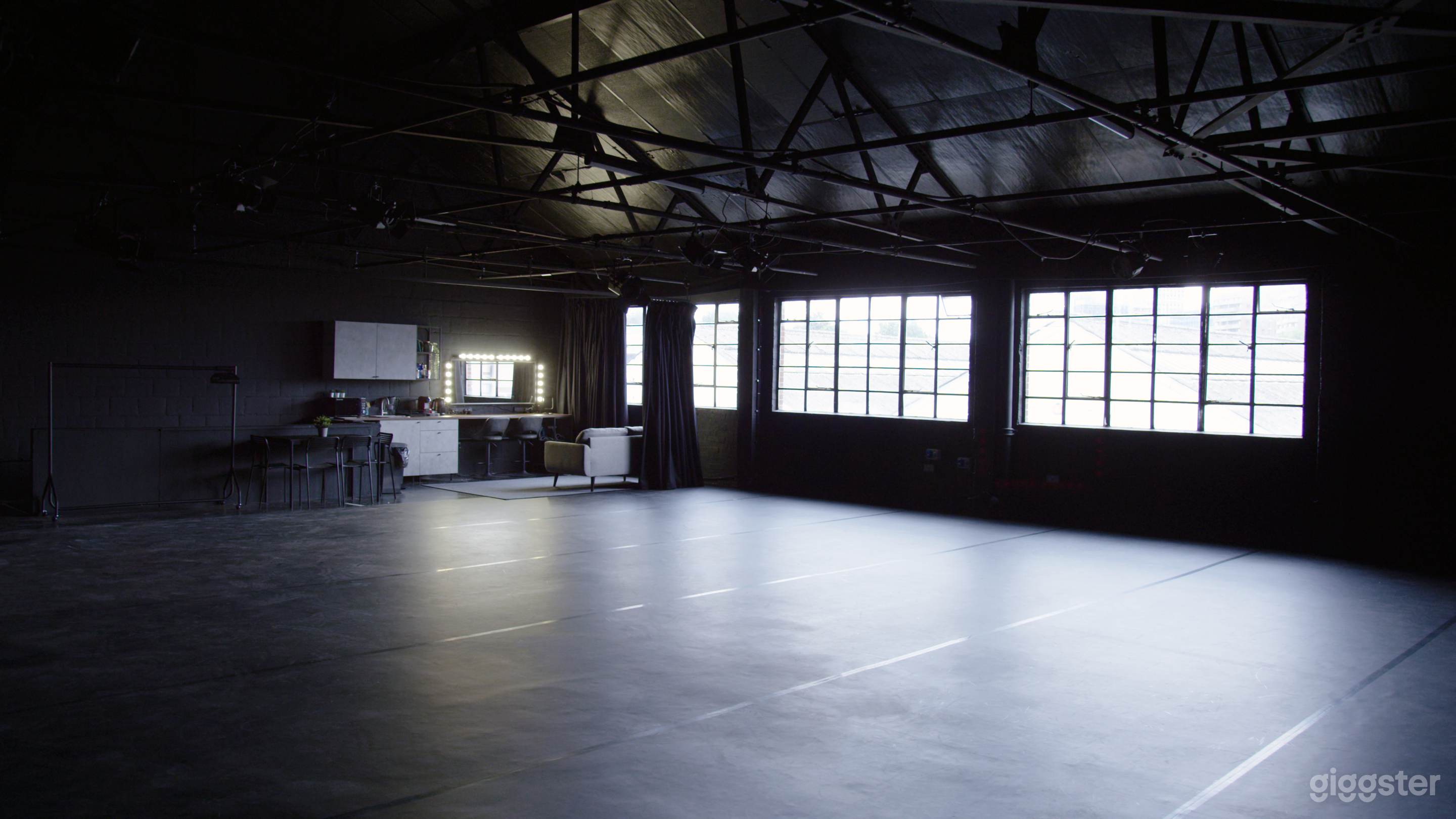 Klatch Studio: Black Box Photo 1