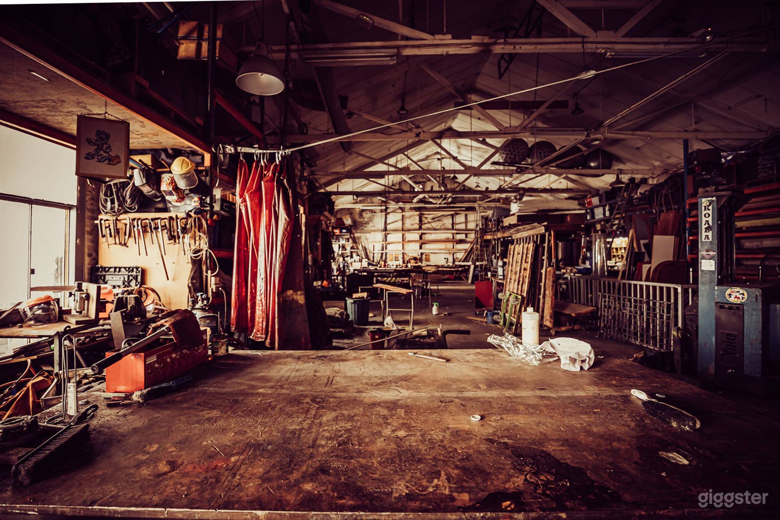 Creative industrial warehouse space for locations and events Photo 4