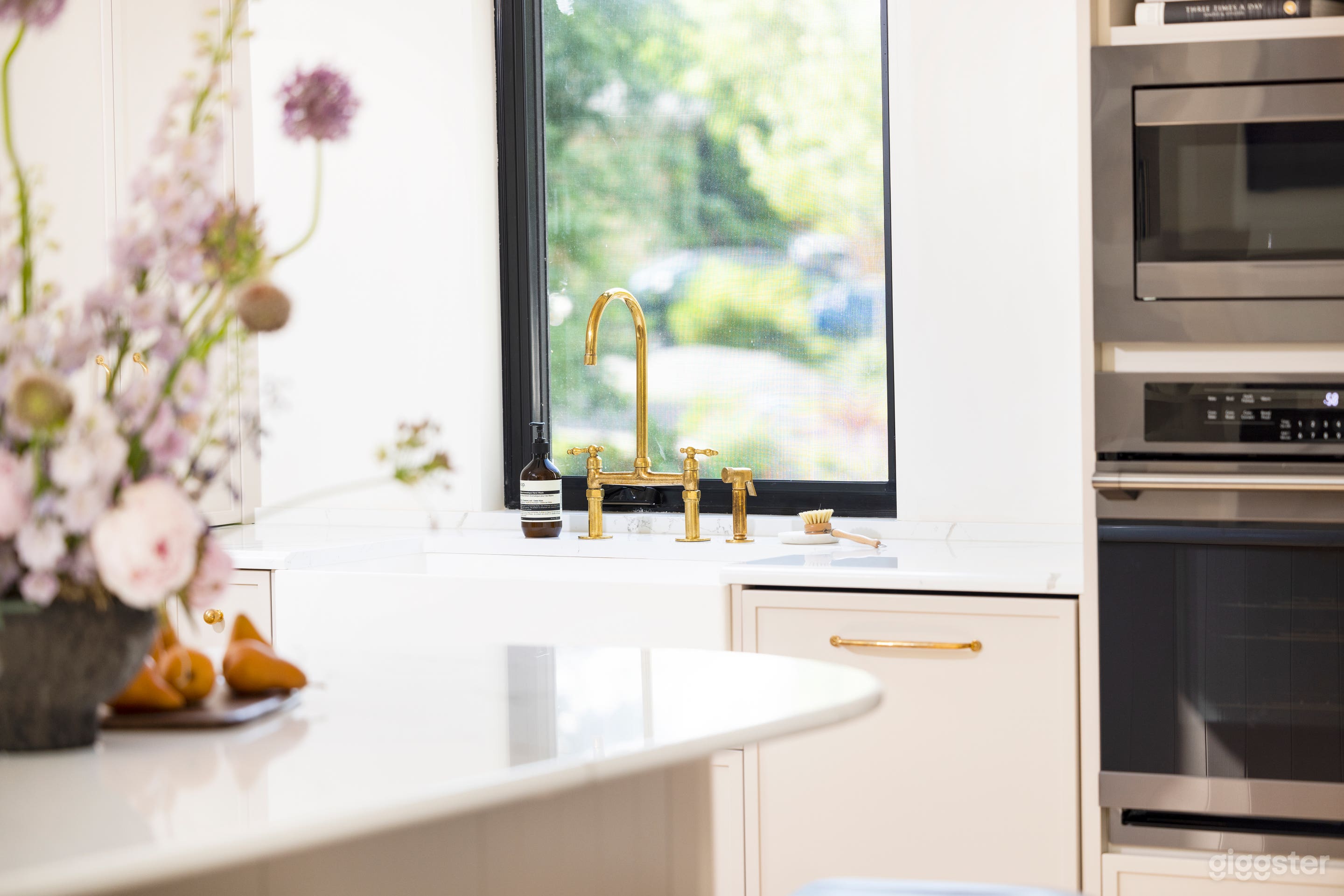 Luxury Ravine Home with Chef Kitchen & Forest Views Photo 3