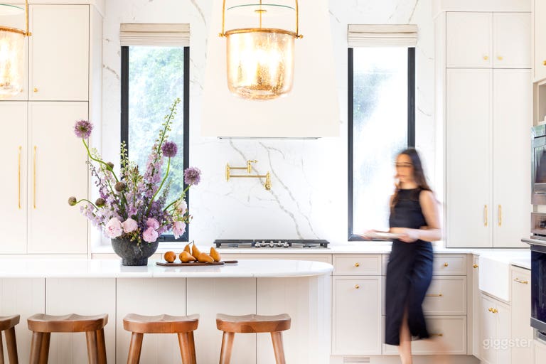  Luxury Ravine Home with Chef Kitchen & Forest Views 