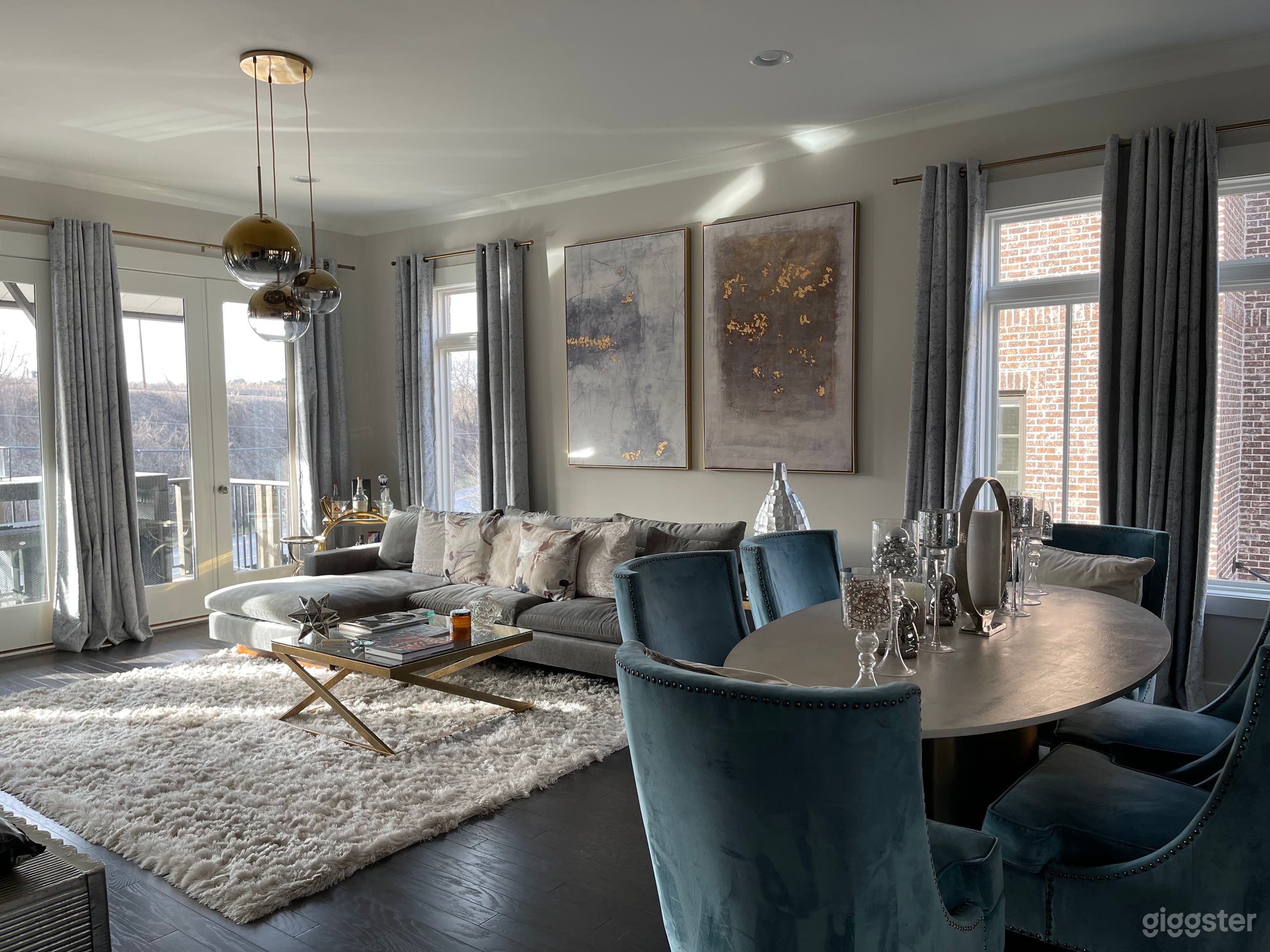 Expertly Decorated Midtown Lighthouse Photo 1