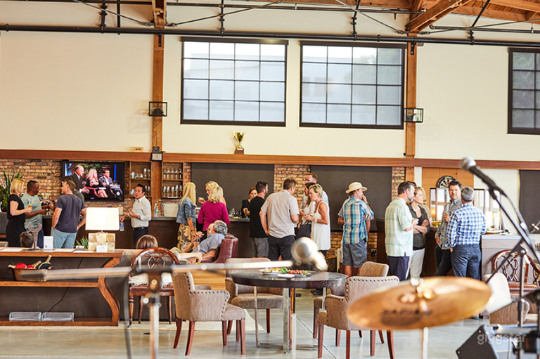  Multifunctional Warehouse 