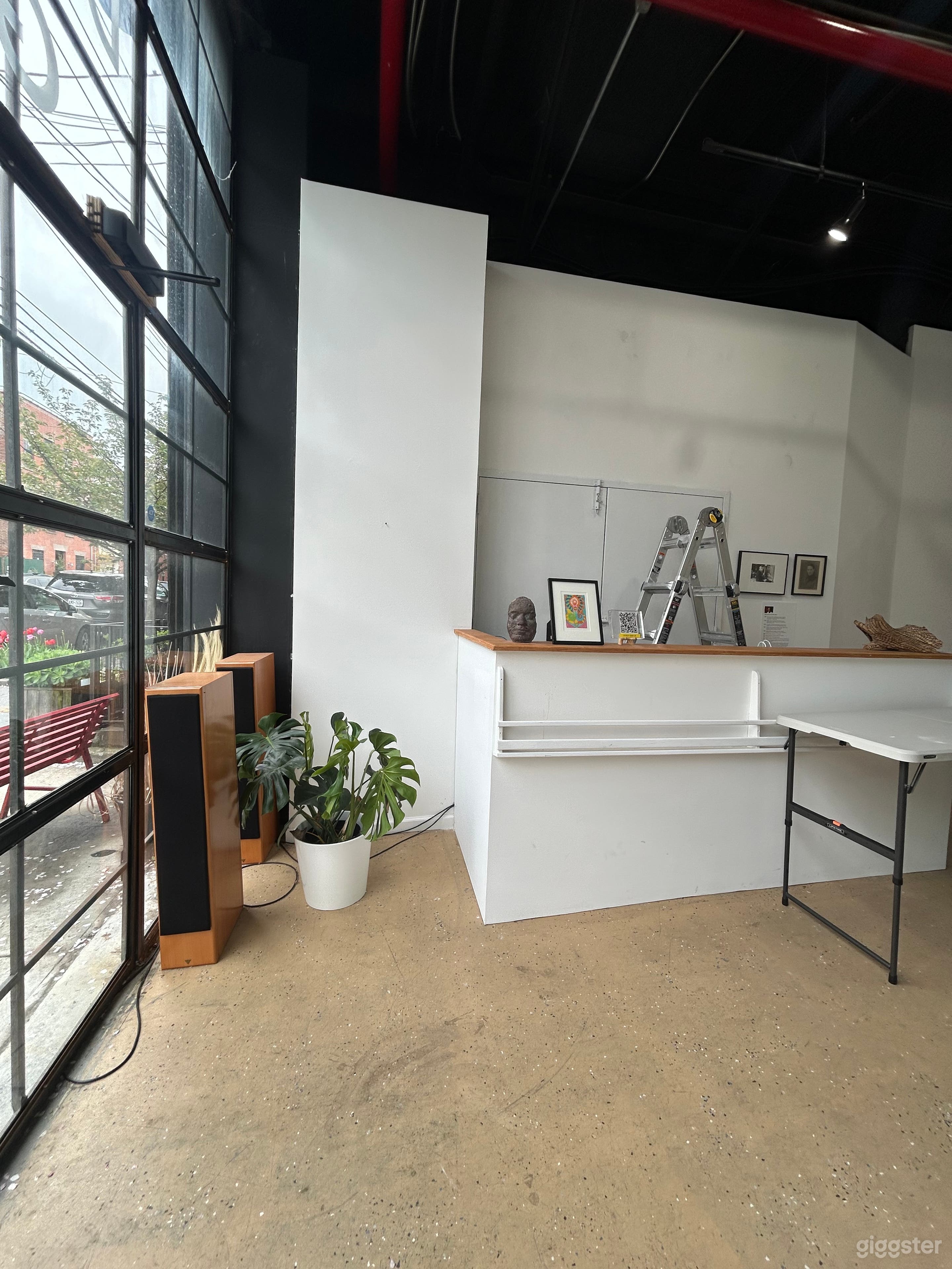 Brooklyn’s Charming Waterfront Creative District Photo 4