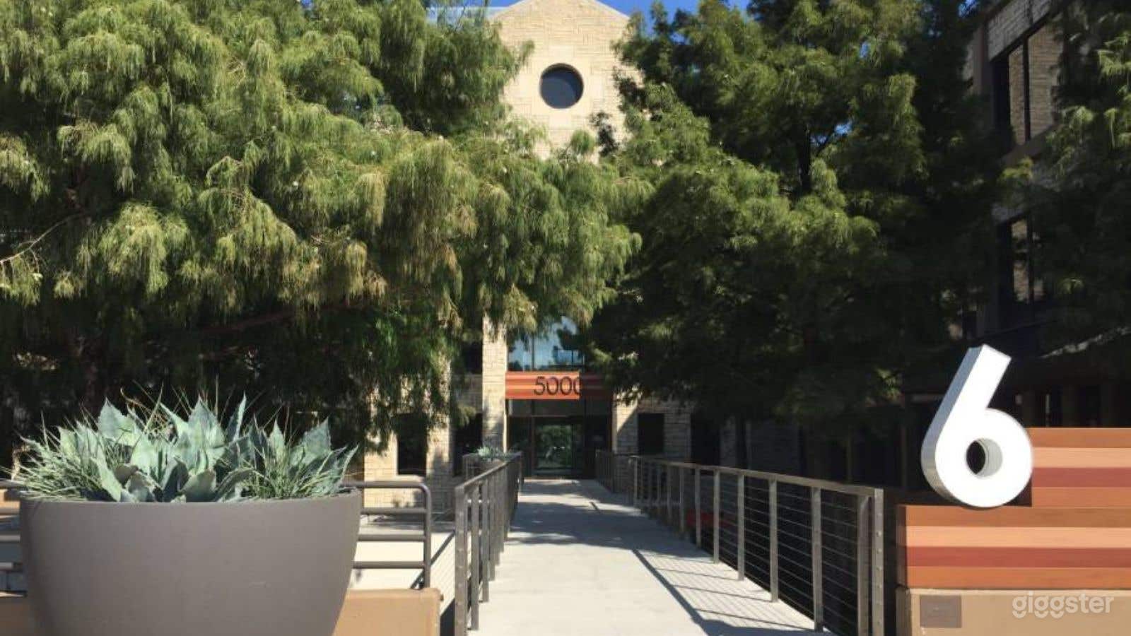 Fully Equipped 10-Person Meeting Room at Riverside Photo 4