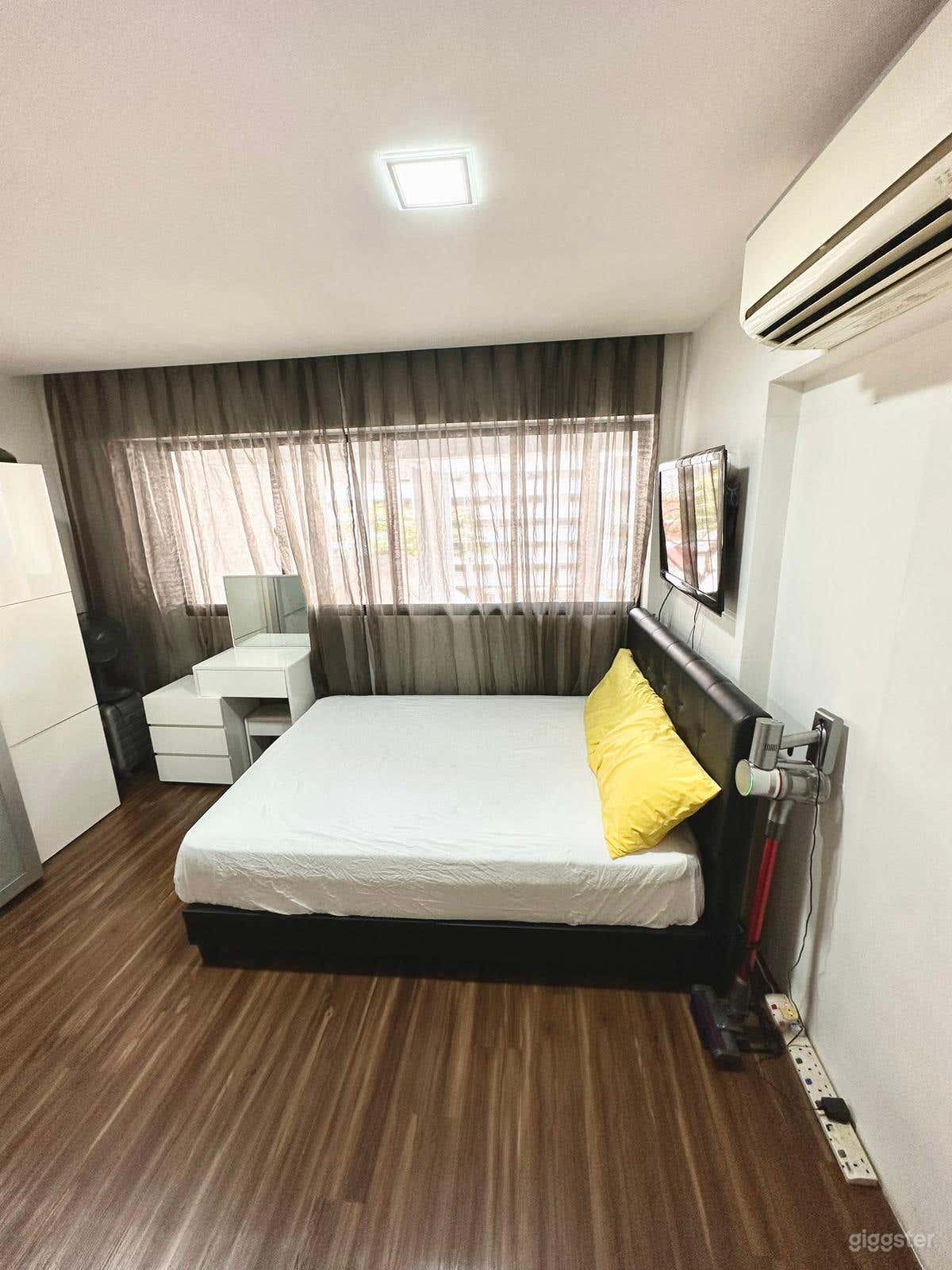 Monochromatic Scandinavian HDB EM Photo 4