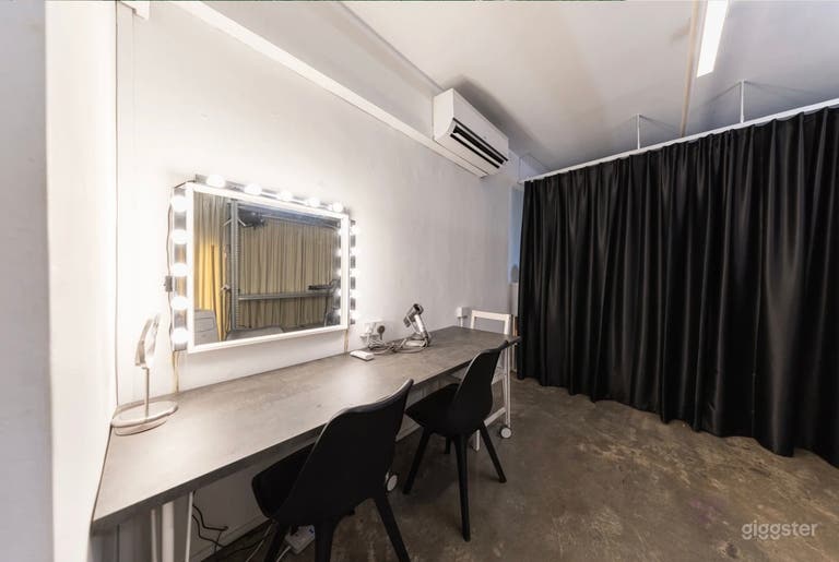  Cyclorama Photography Studio 