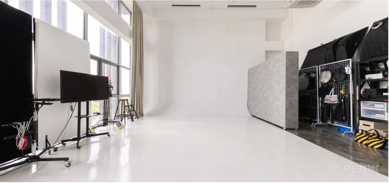  Cyclorama Photography Studio 